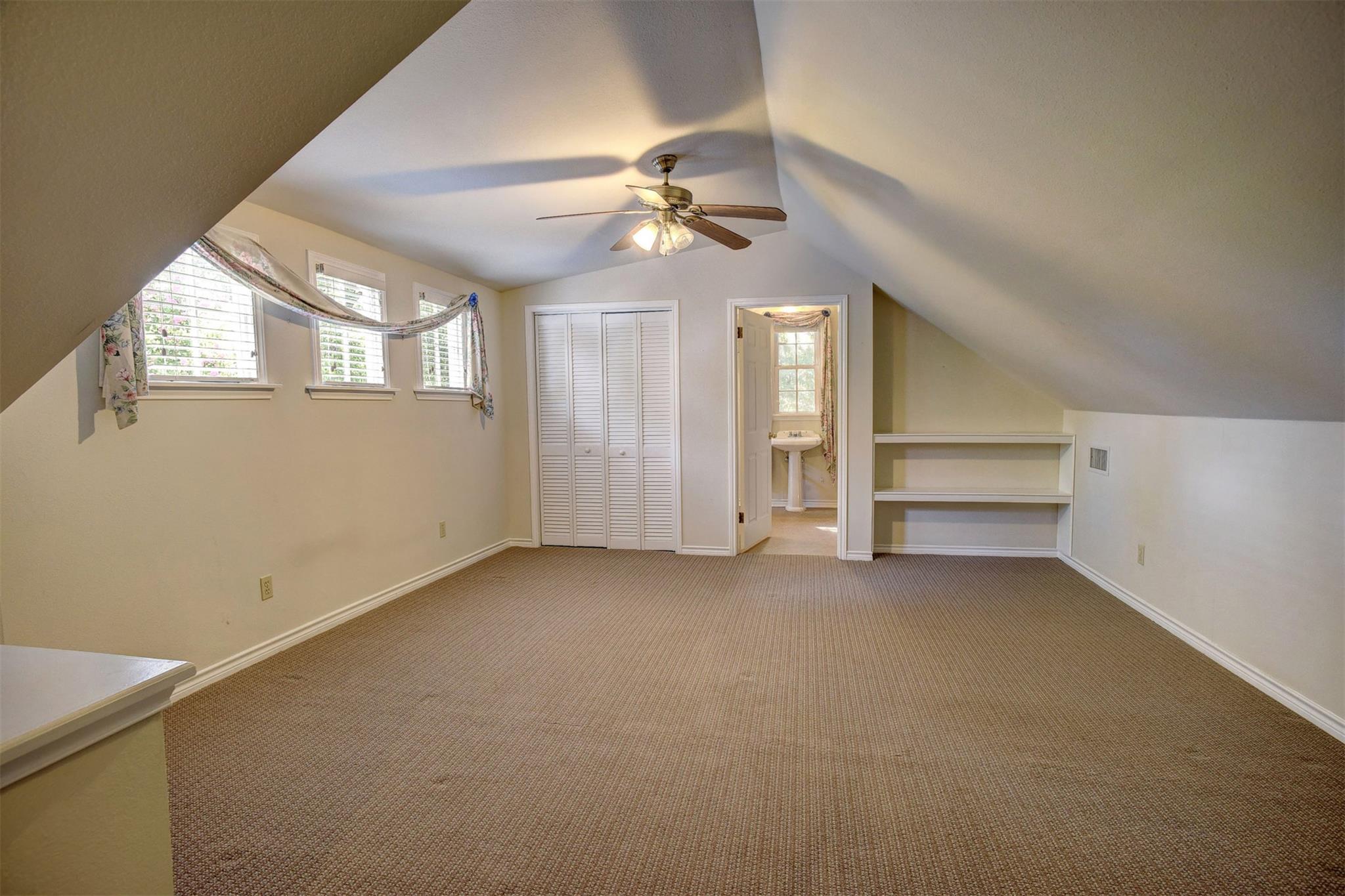 602 Mills St, Smithville, TX 78957