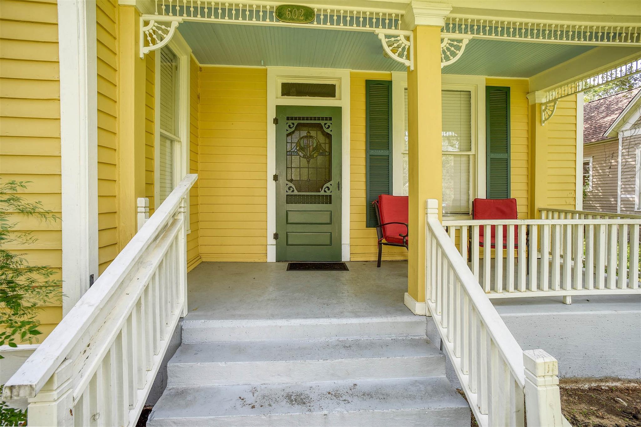 602 Mills St, Smithville, TX 78957