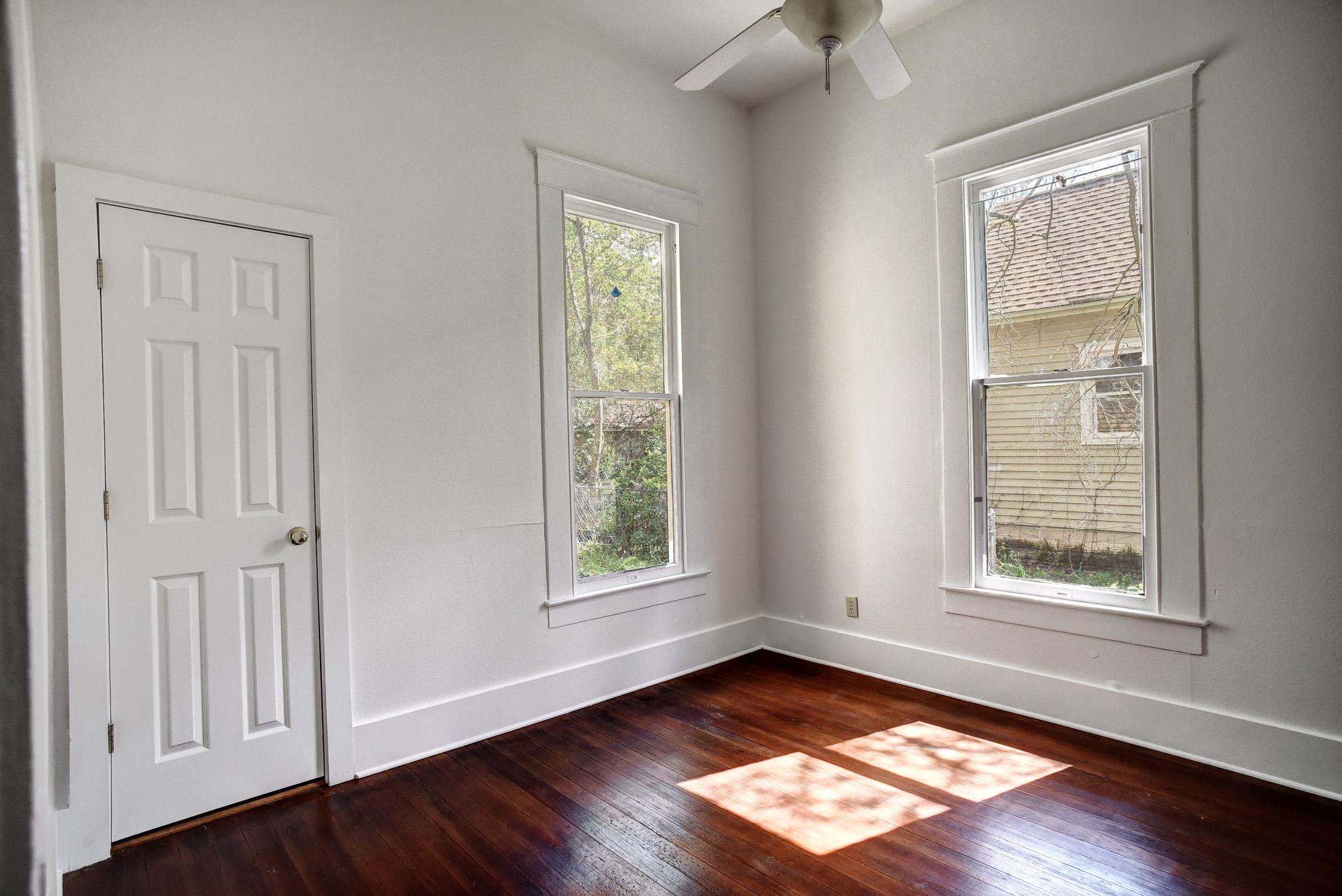 602 Mills St, Smithville, TX 78957