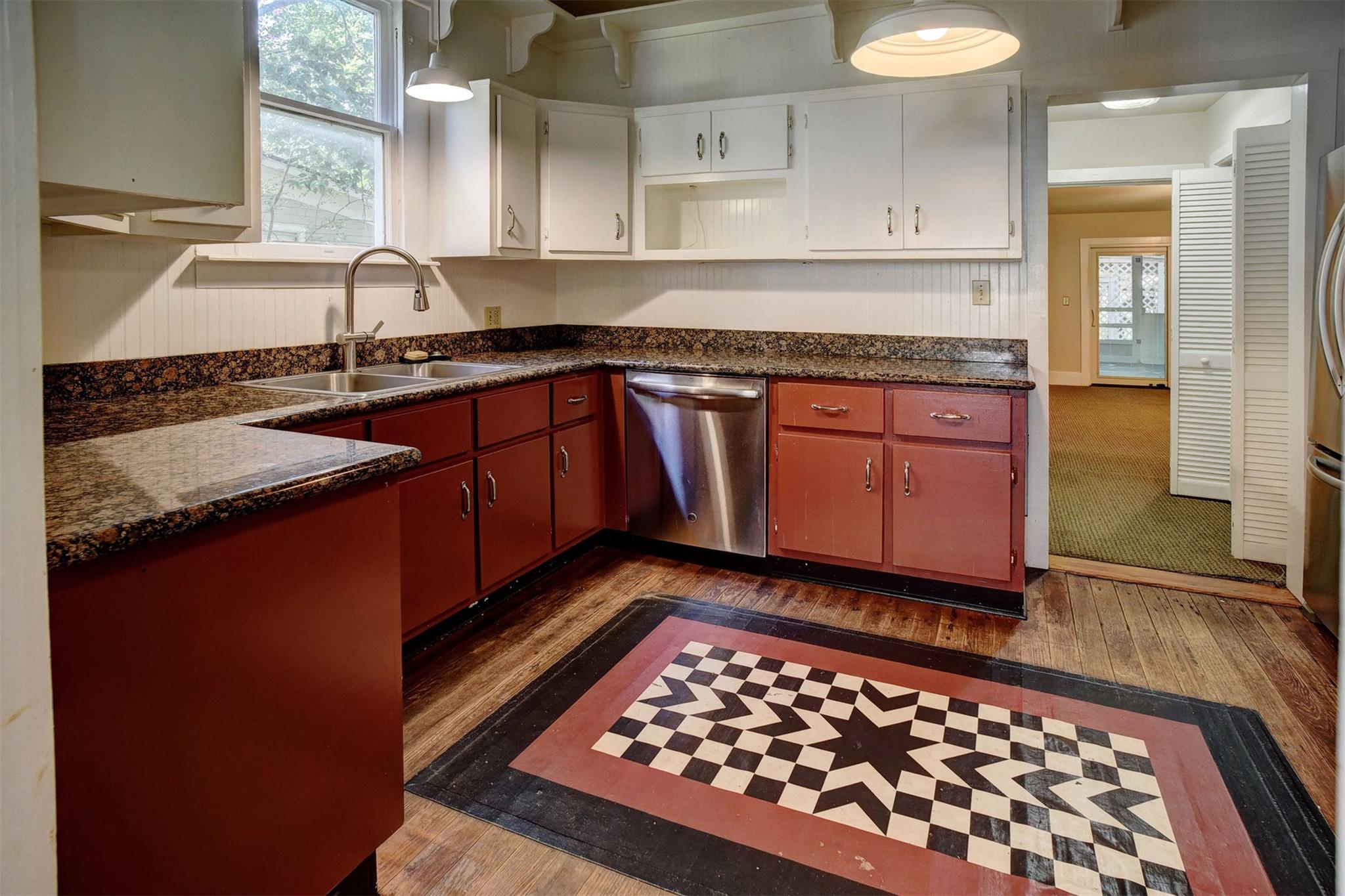 602 Mills St, Smithville, TX 78957