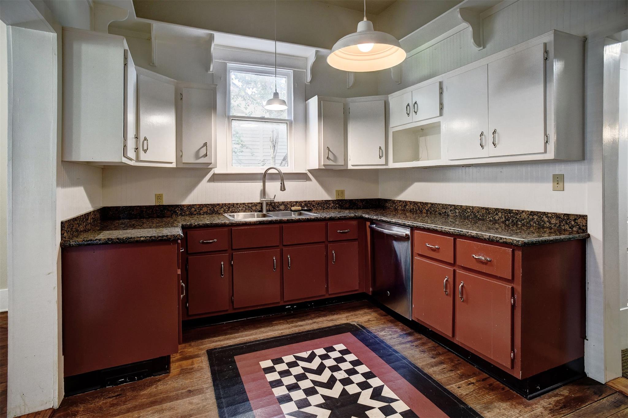 602 Mills St, Smithville, TX 78957