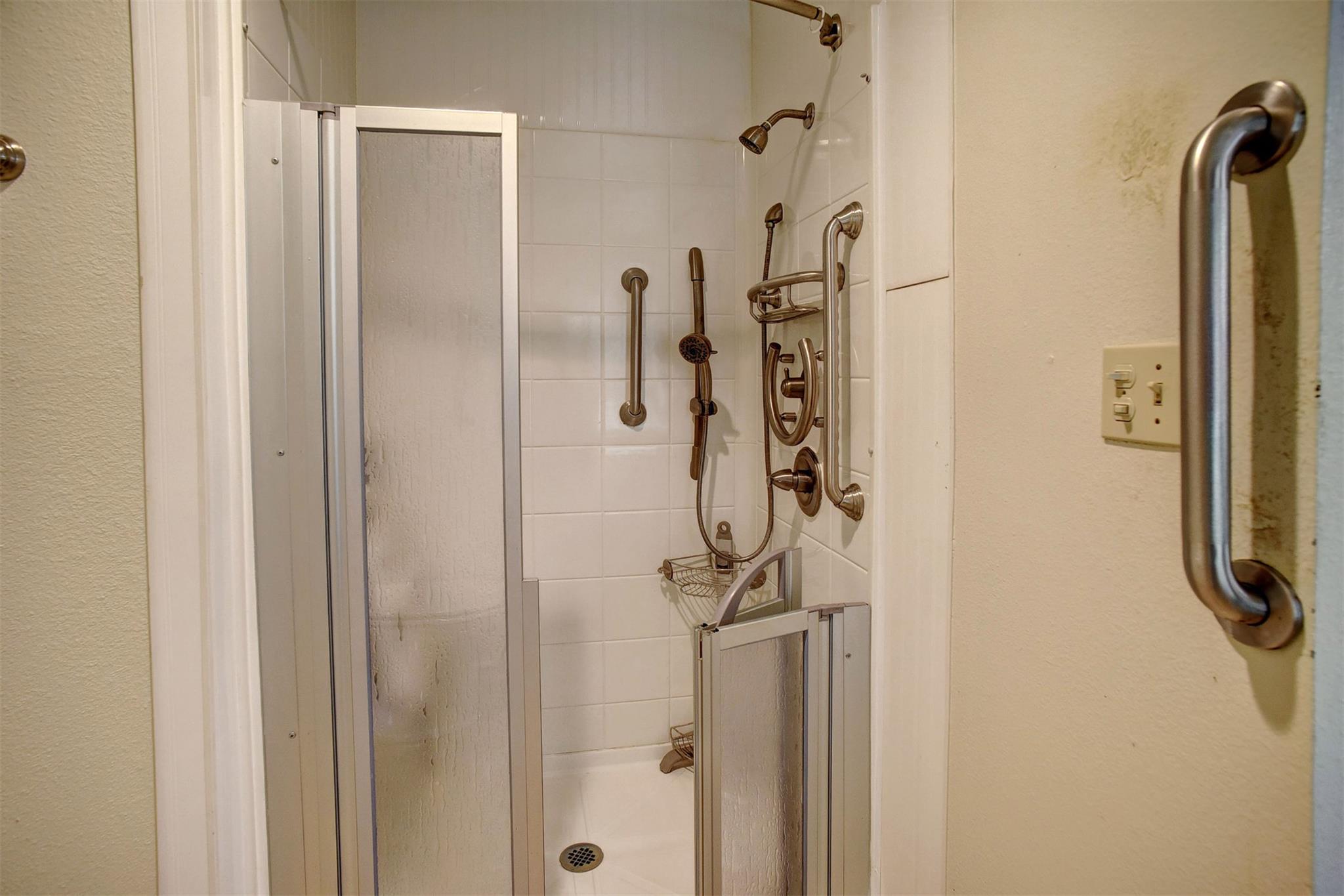 602 Mills St, Smithville, TX 78957