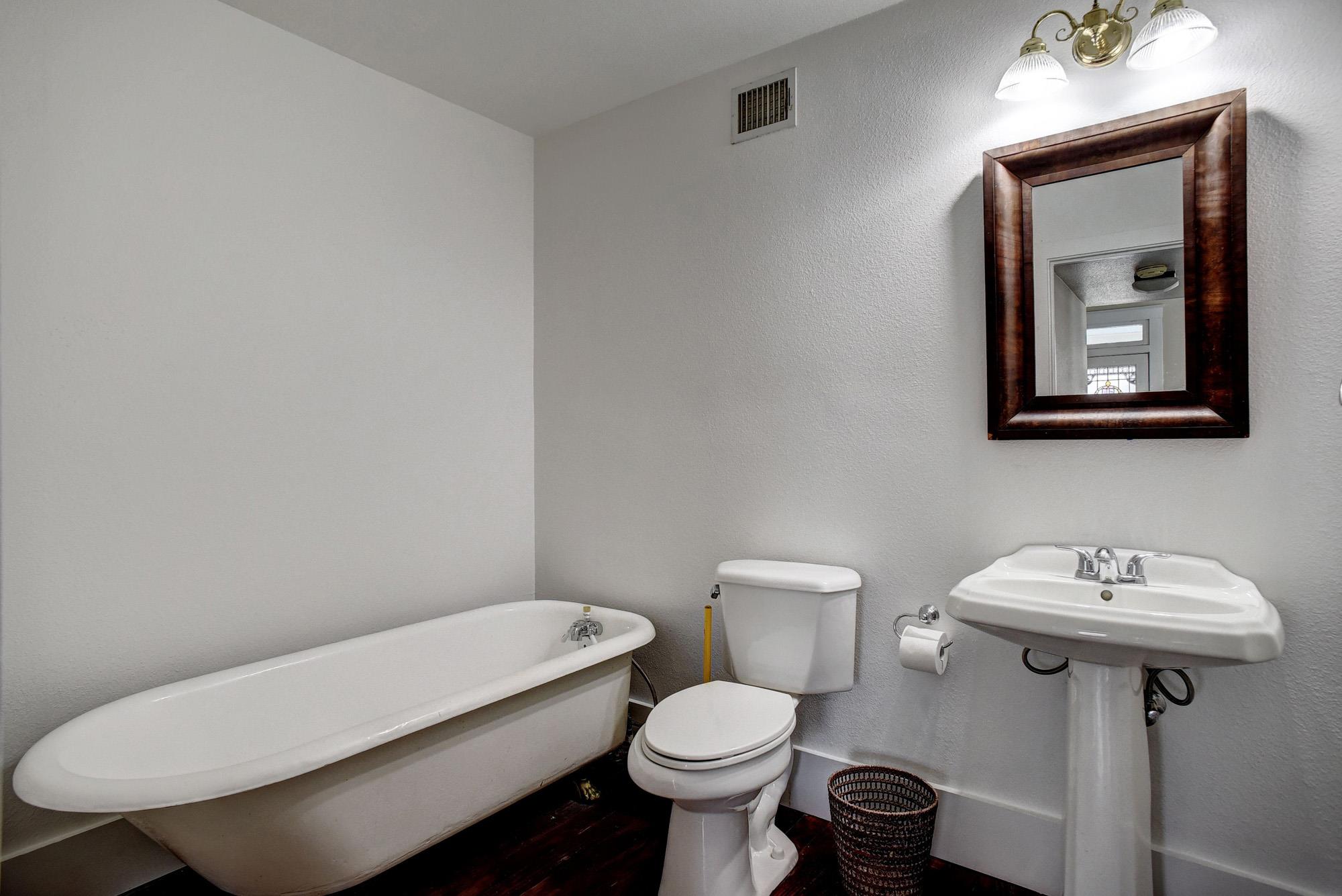 602 Mills St, Smithville, TX 78957