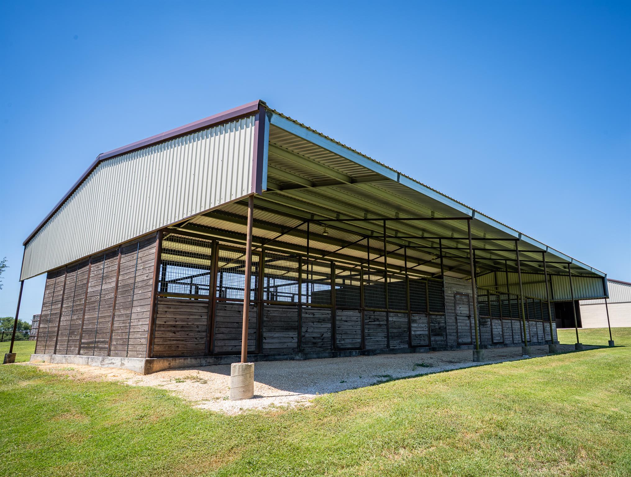 1119 Wolters Rd, Schulenburg, TX 78956