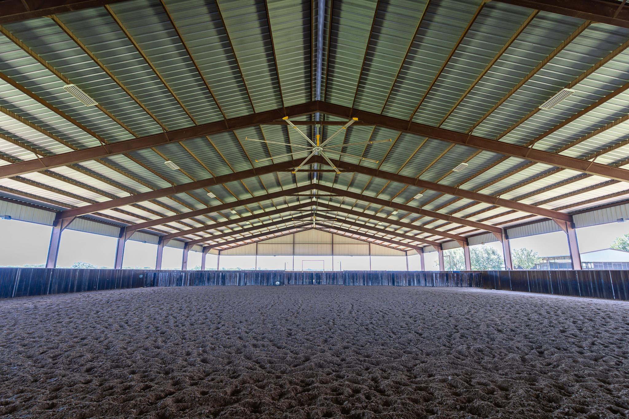 1119 Wolters Rd, Schulenburg, TX 78956