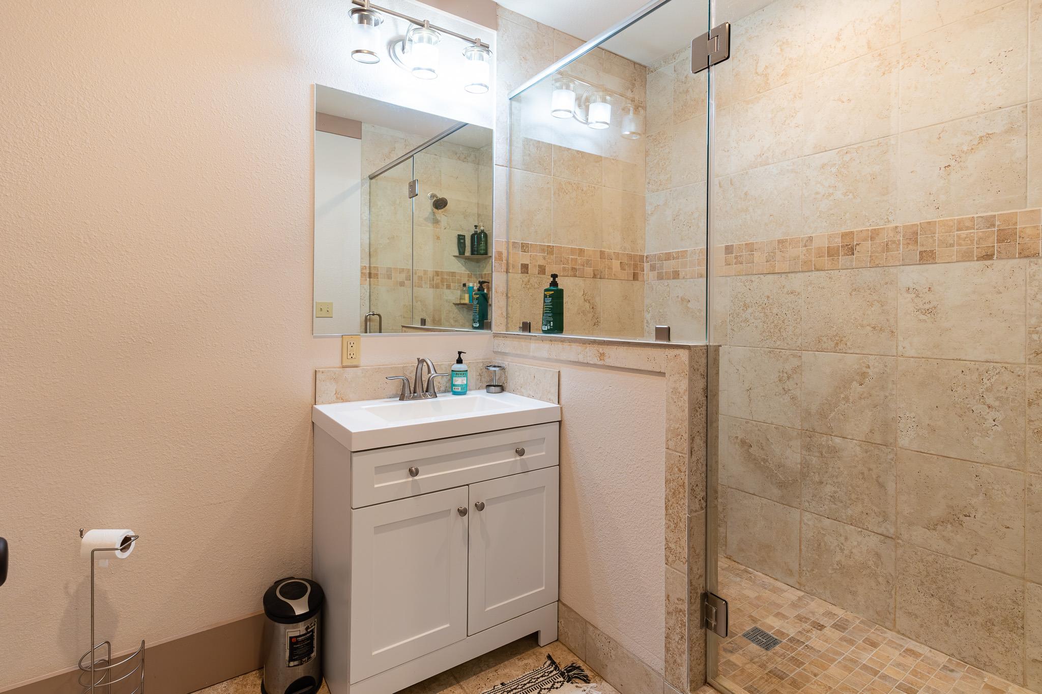 1119 Wolters Rd, Schulenburg, TX 78956