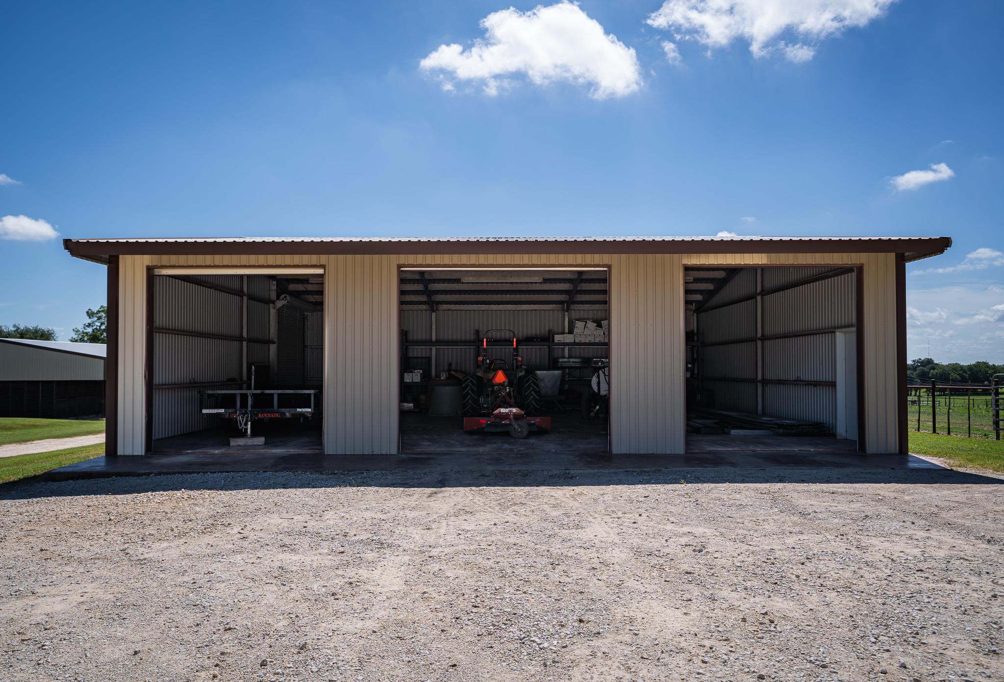 1119 Wolters Rd, Schulenburg, TX 78956