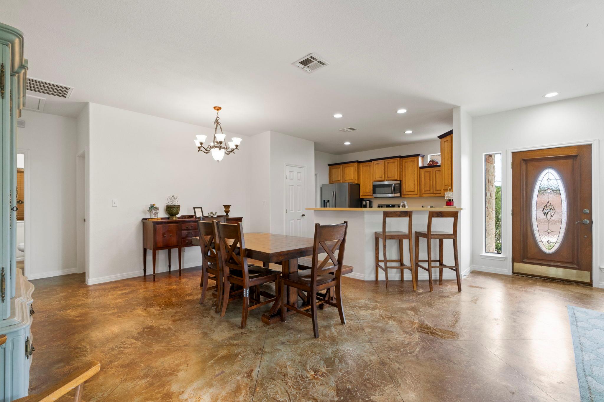 10105 Twin Lake Loop, Dripping Springs, TX 78620