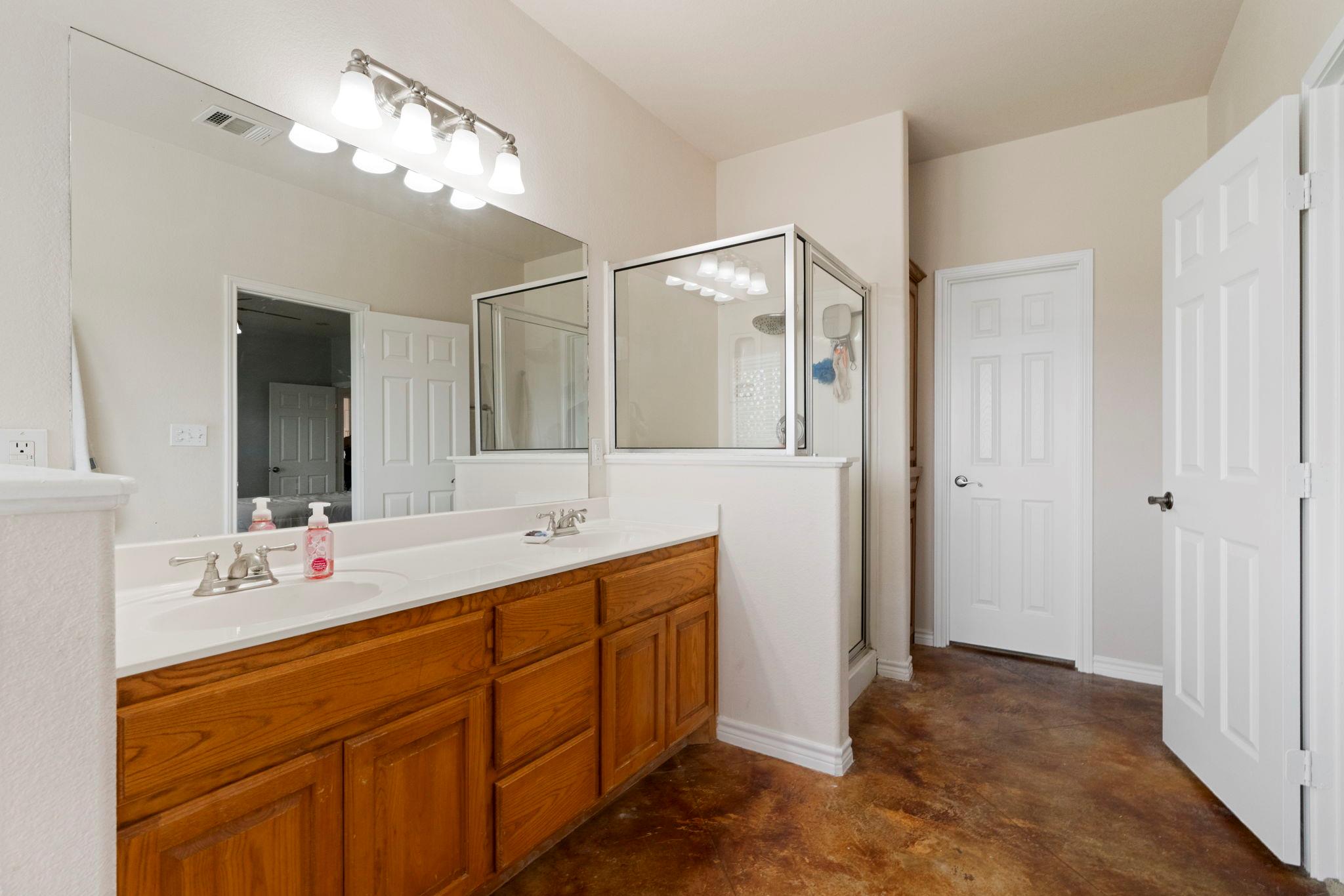 10105 Twin Lake Loop, Dripping Springs, TX 78620