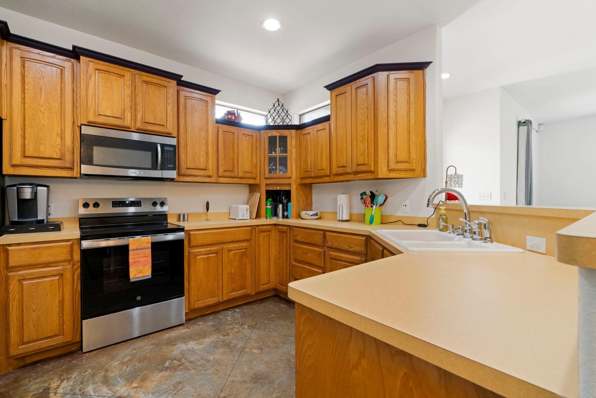 10105 Twin Lake Loop, Dripping Springs, TX 78620