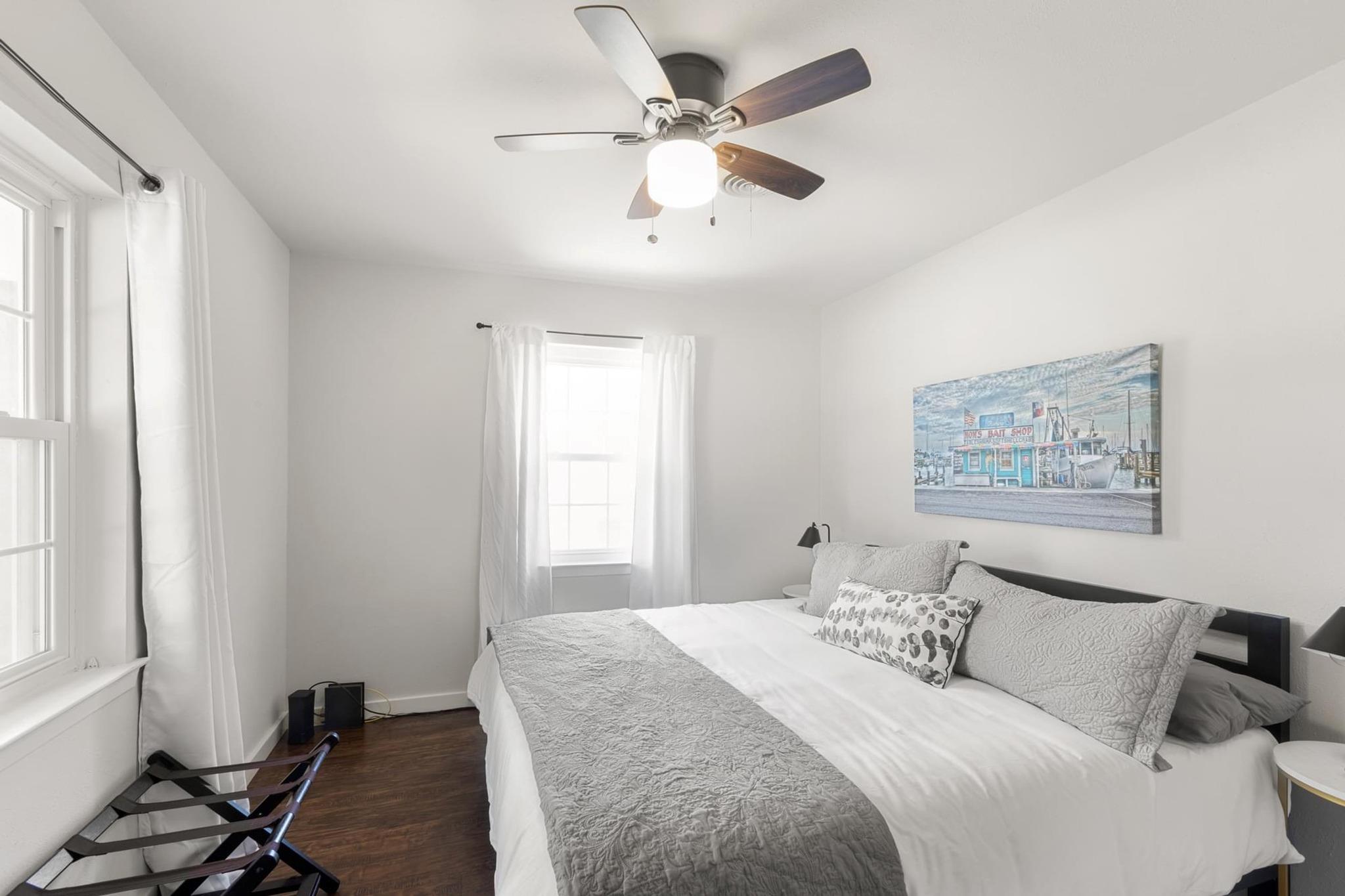 219 S Bluff St, Dripping Springs, TX 78620