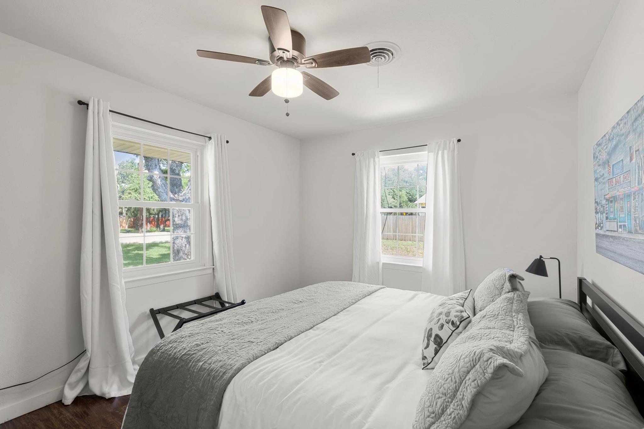 219 S Bluff St, Dripping Springs, TX 78620