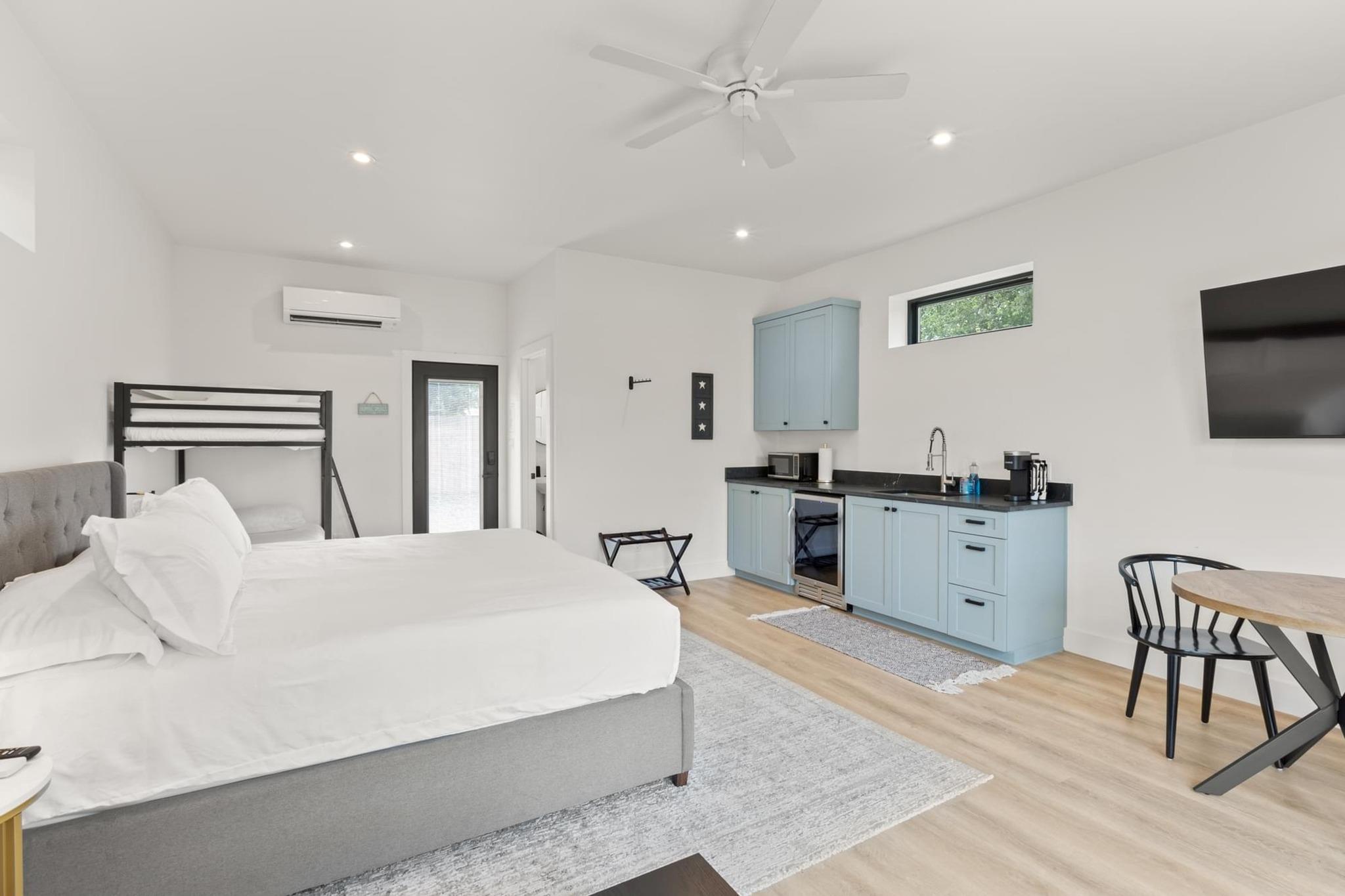 219 S Bluff St, Dripping Springs, TX 78620