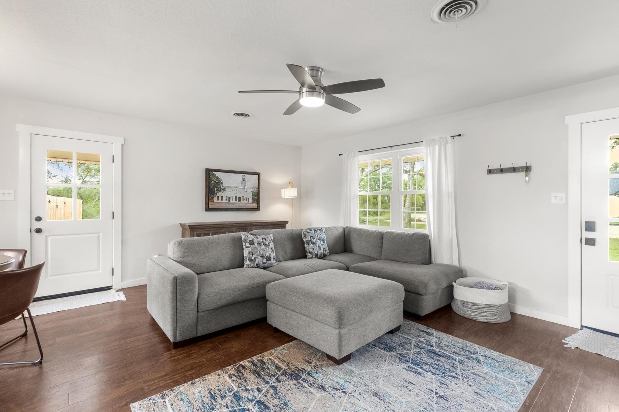 219 S Bluff St, Dripping Springs, TX 78620