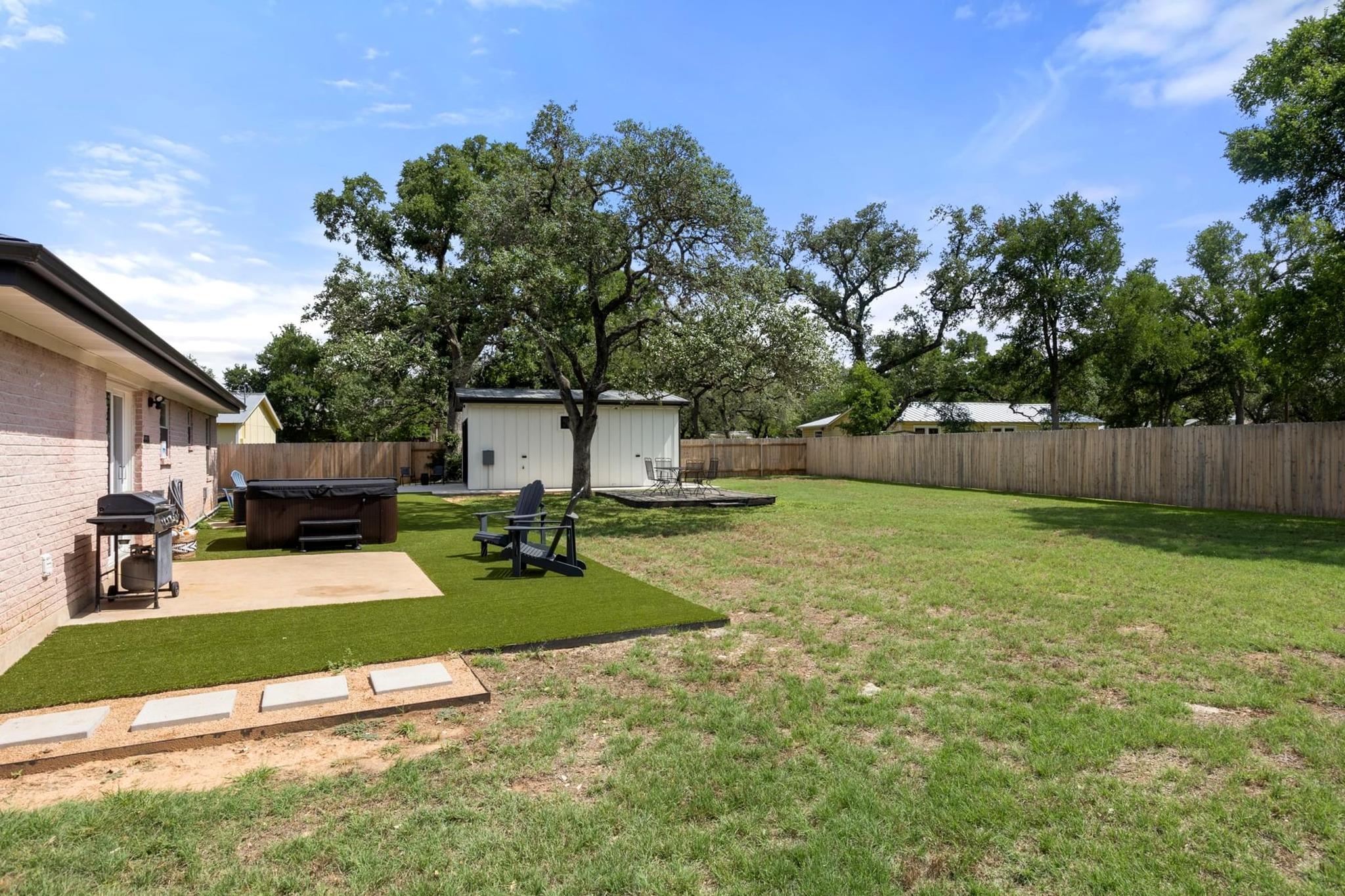 219 S Bluff St, Dripping Springs, TX 78620
