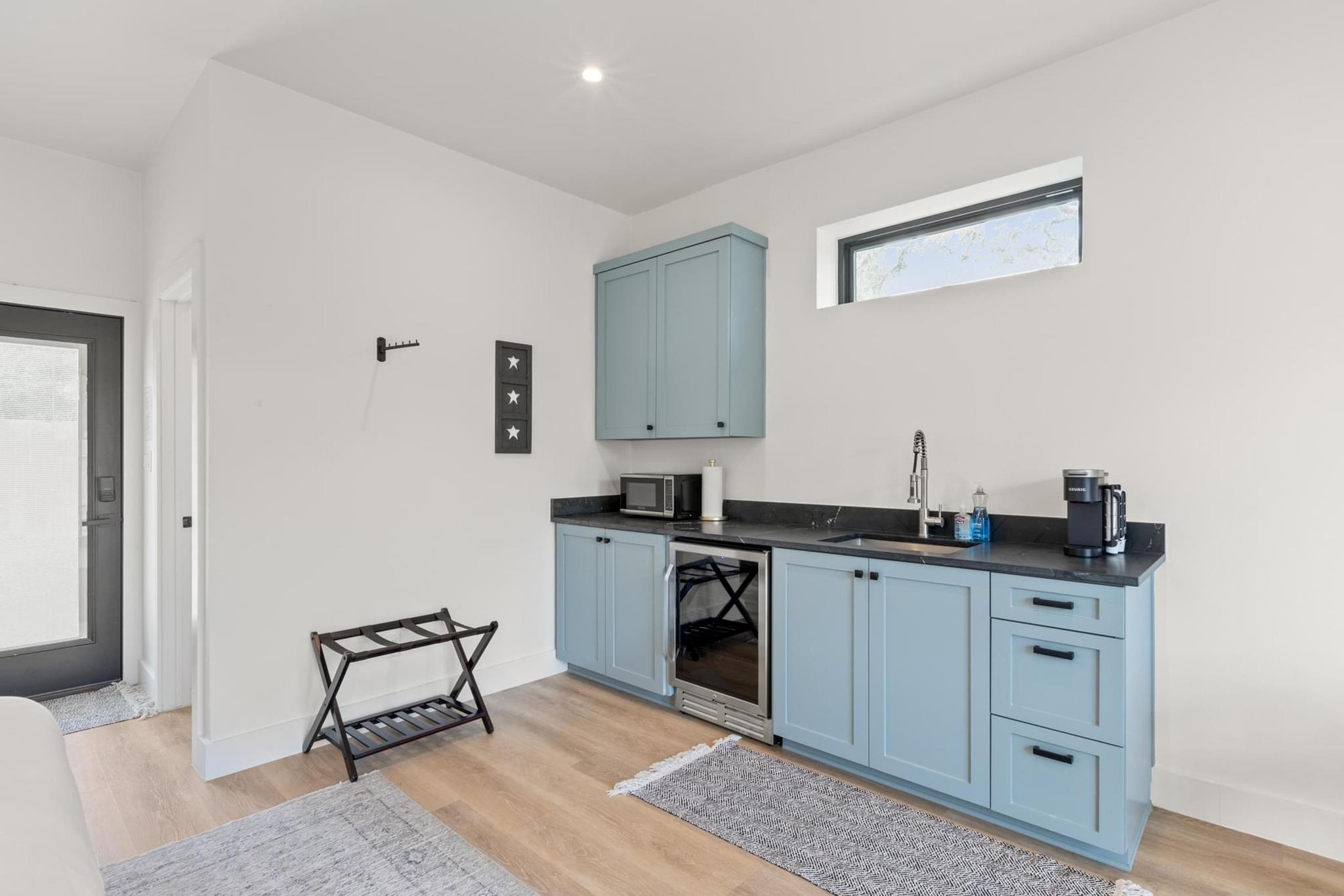 219 S Bluff St, Dripping Springs, TX 78620