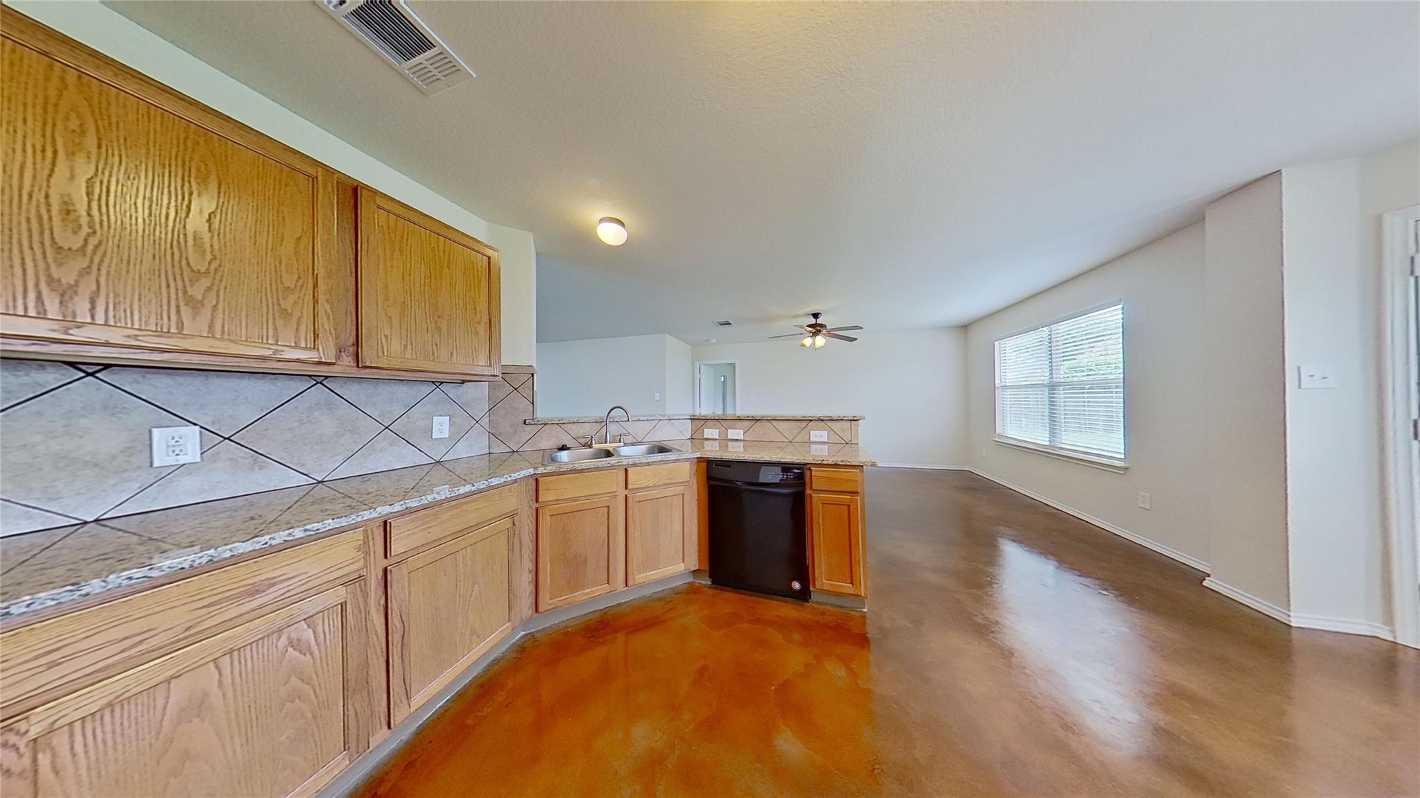 126 Sylvan St, Hutto, TX 78634