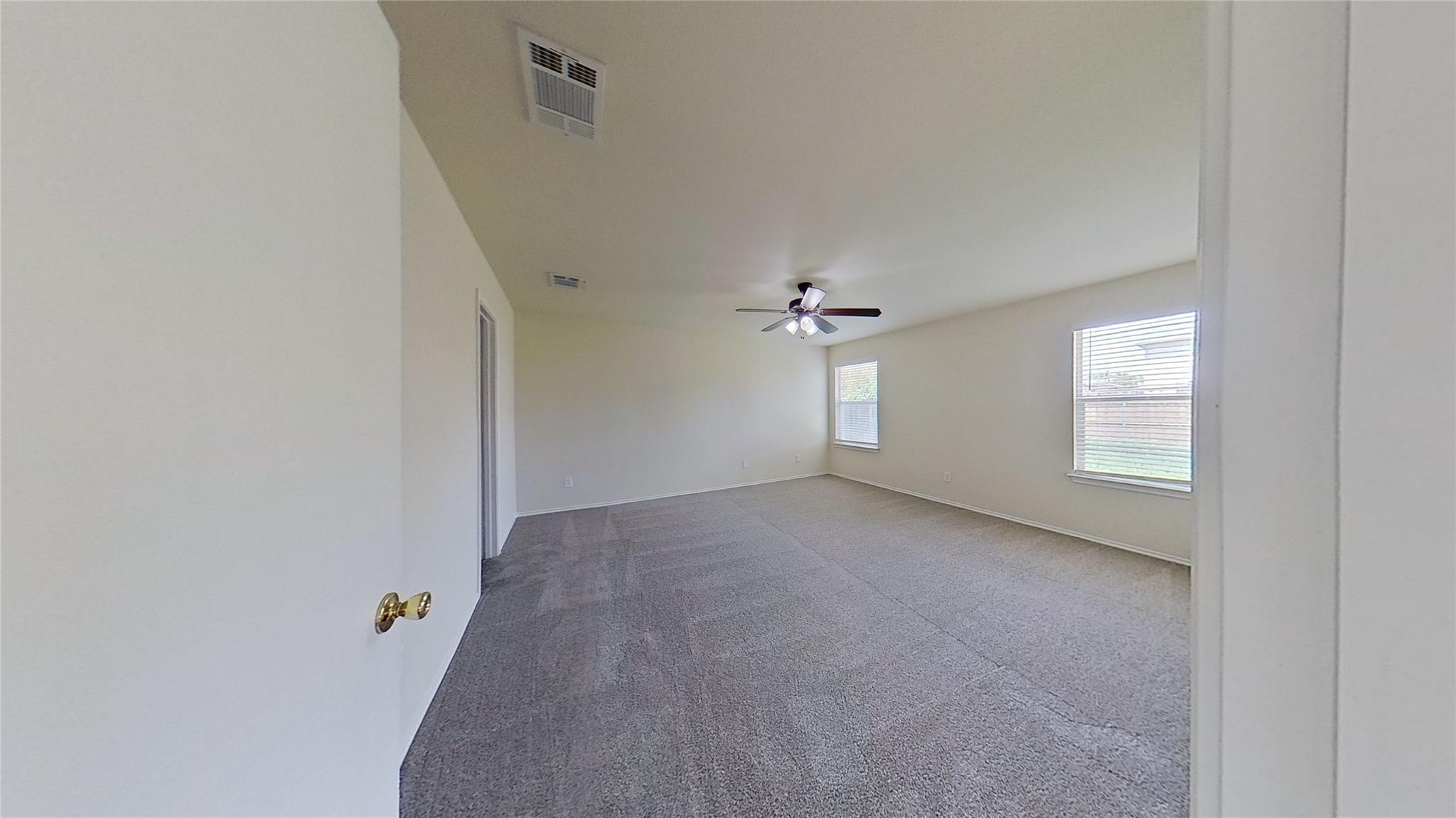 126 Sylvan St, Hutto, TX 78634