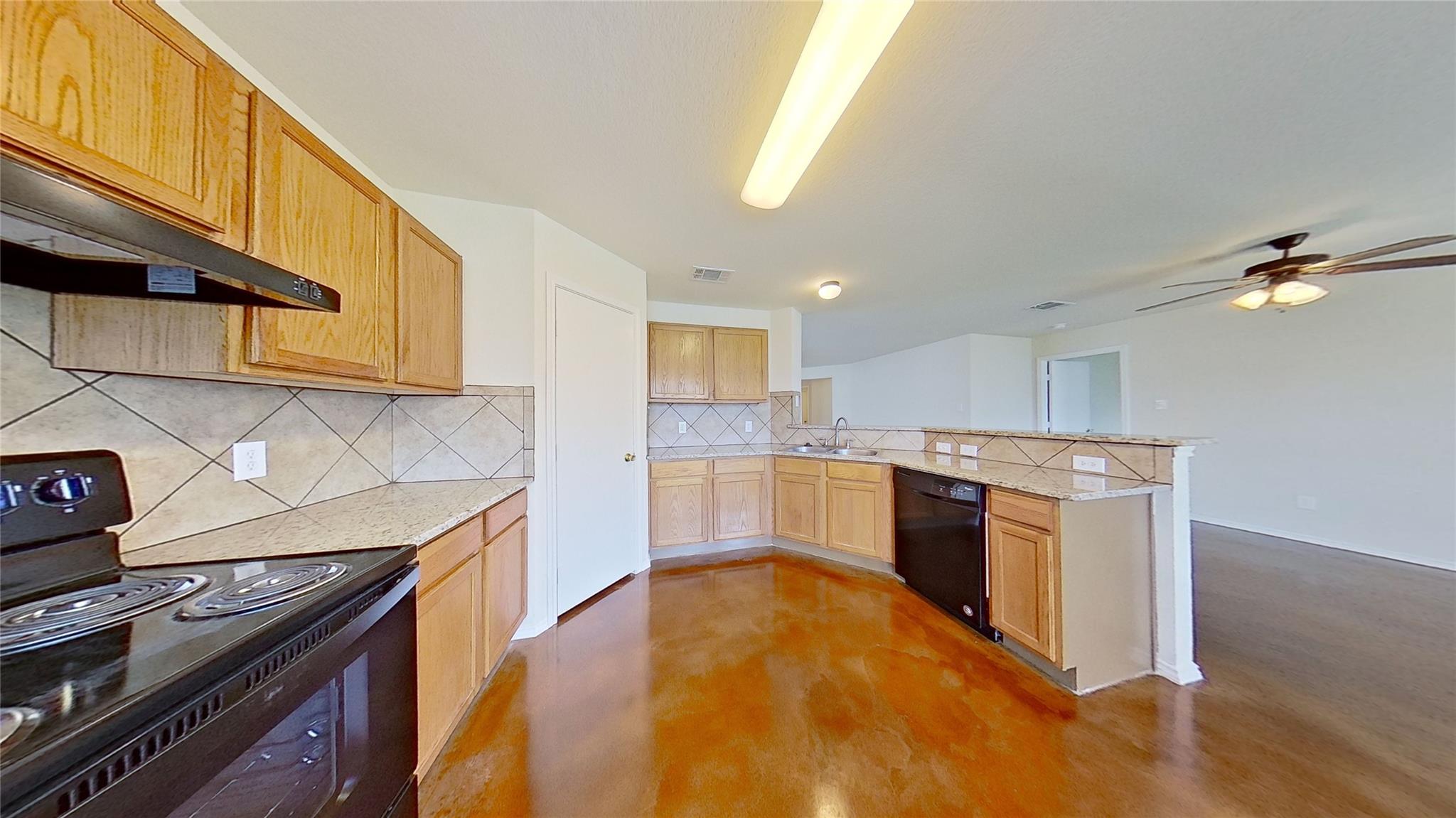 126 Sylvan St, Hutto, TX 78634