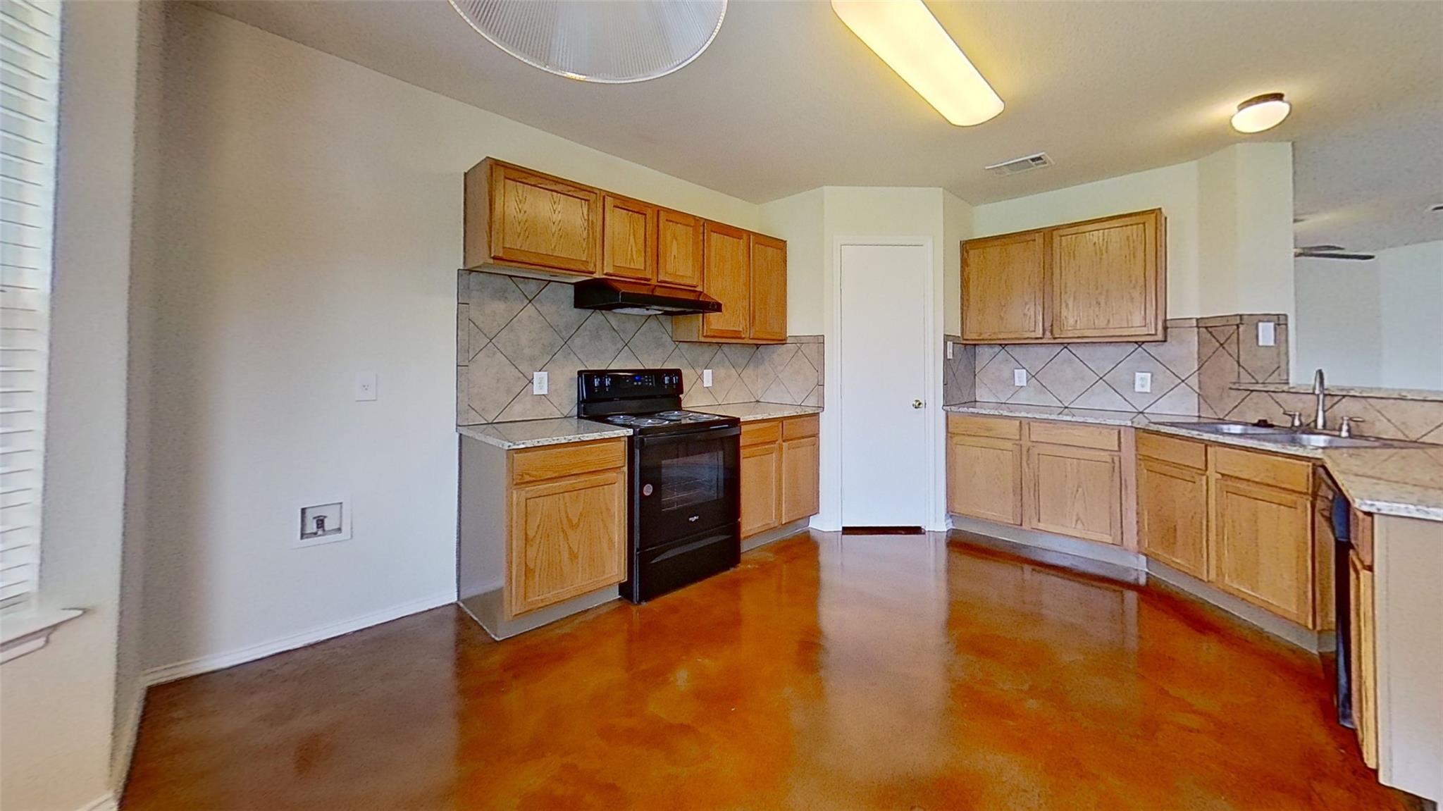 126 Sylvan St, Hutto, TX 78634