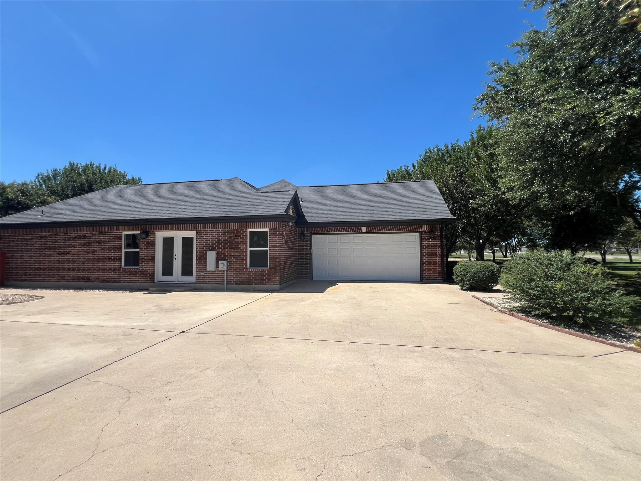 117 Cotton Rows Ln, Taylor, TX 76574
