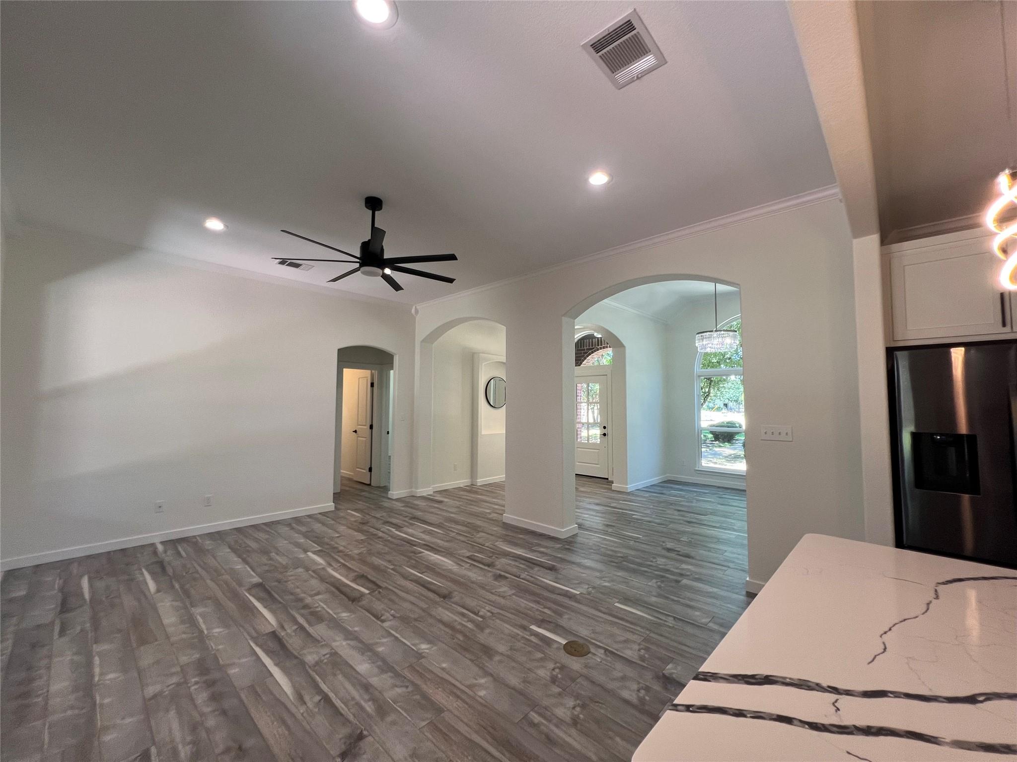 117 Cotton Rows Ln, Taylor, TX 76574