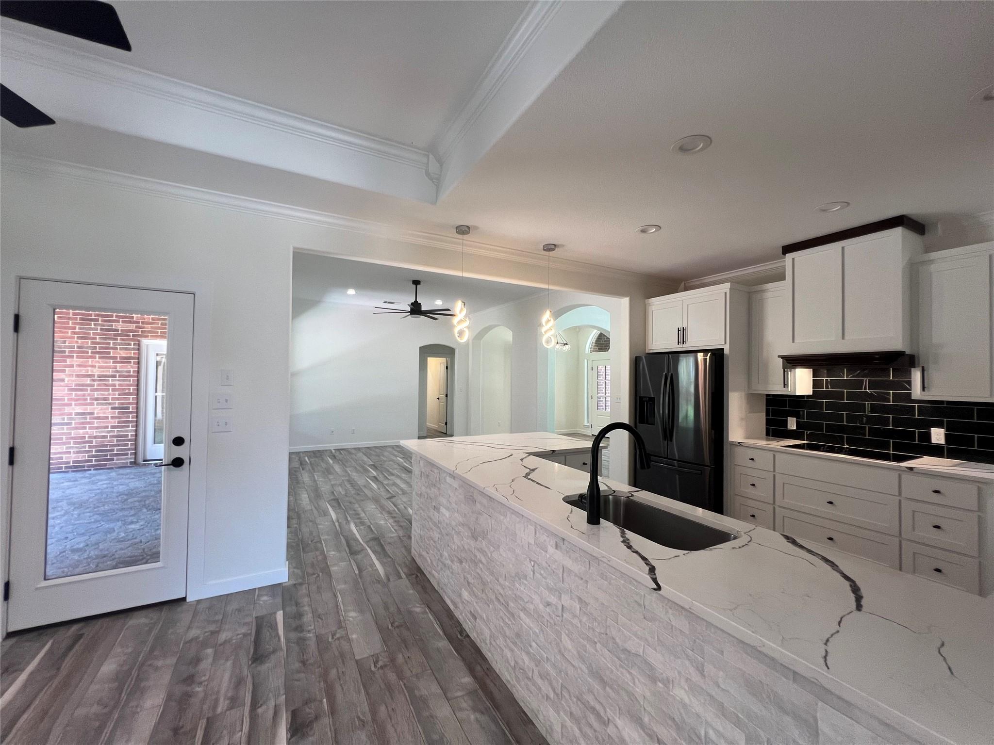 117 Cotton Rows Ln, Taylor, TX 76574