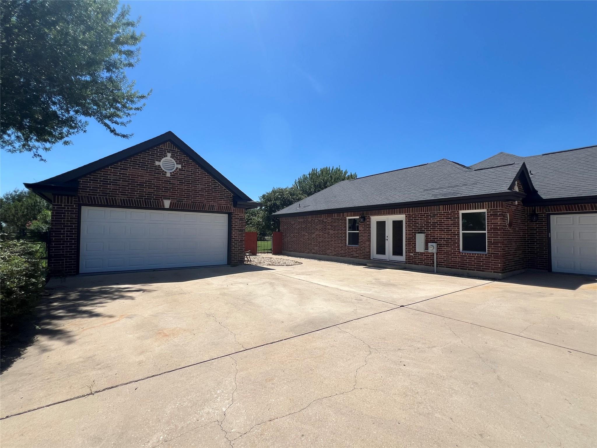 117 Cotton Rows Ln, Taylor, TX 76574