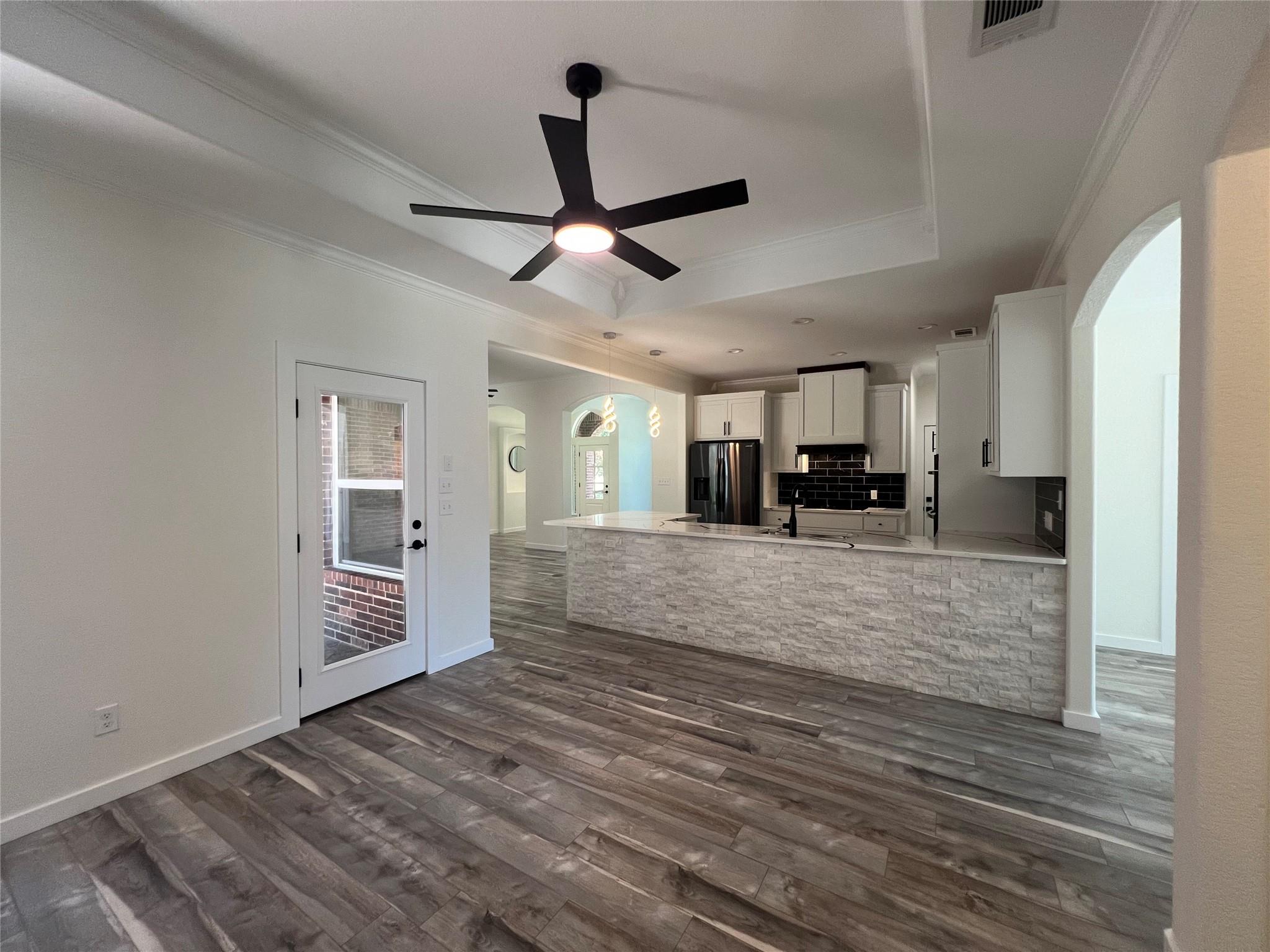 117 Cotton Rows Ln, Taylor, TX 76574