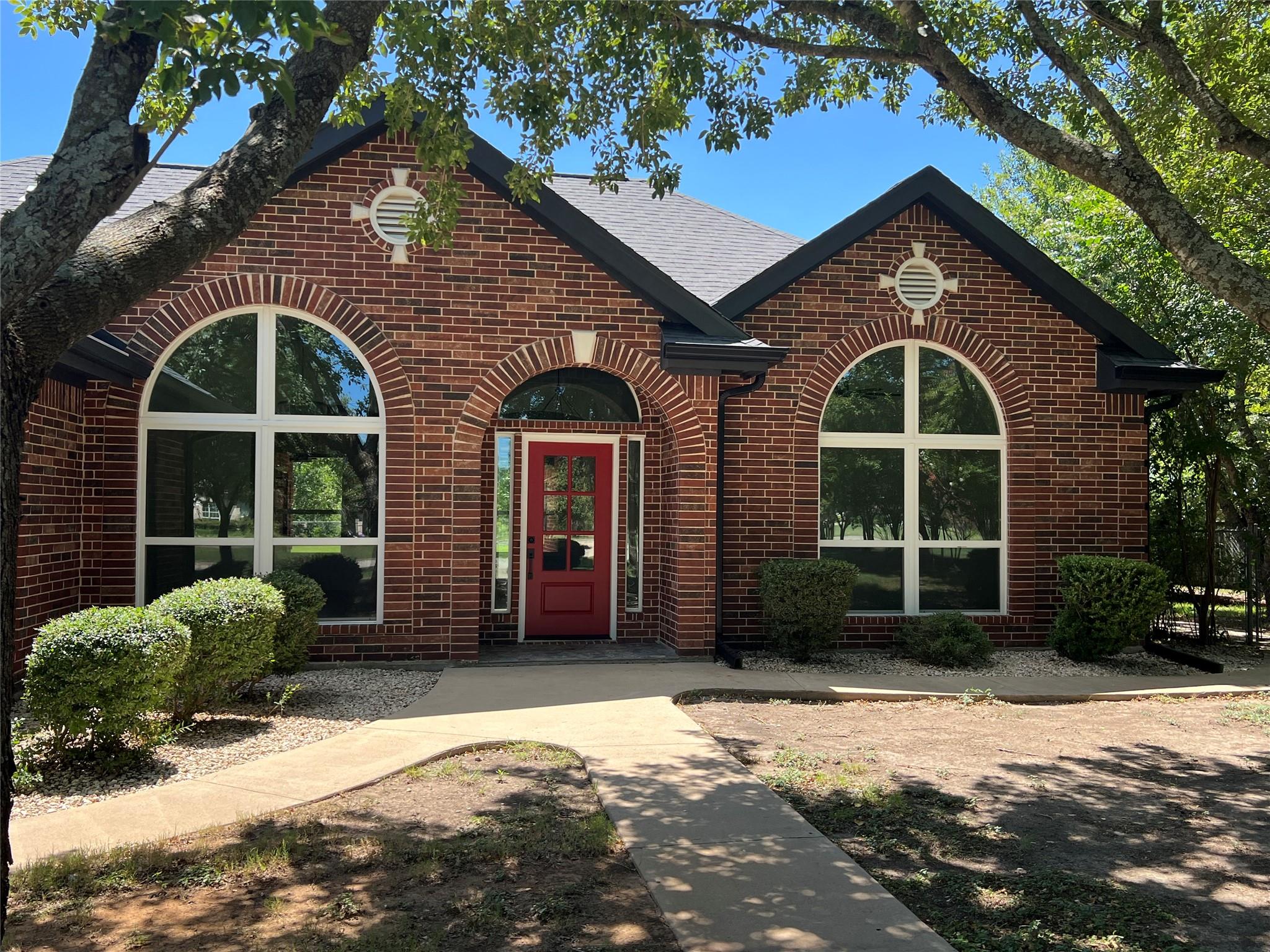 117 Cotton Rows Ln, Taylor, TX 76574