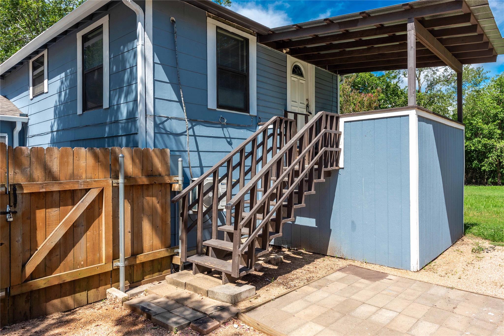 406 Lexington Rd # B, Elgin, TX 78621