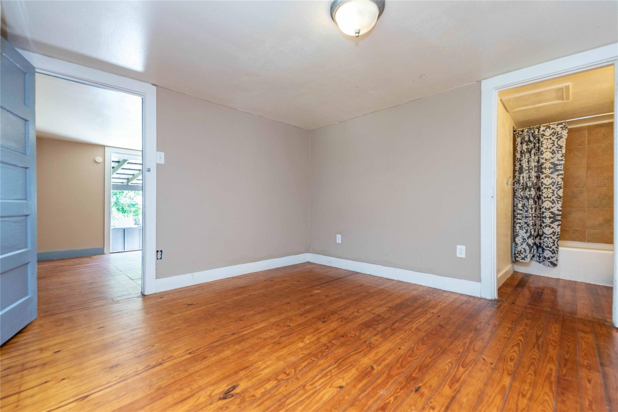 406 Lexington Rd # B, Elgin, TX 78621