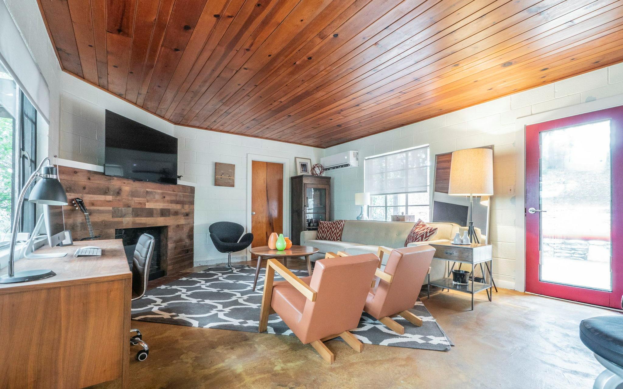 123 Vicinity Trl, Spicewood, TX 78669