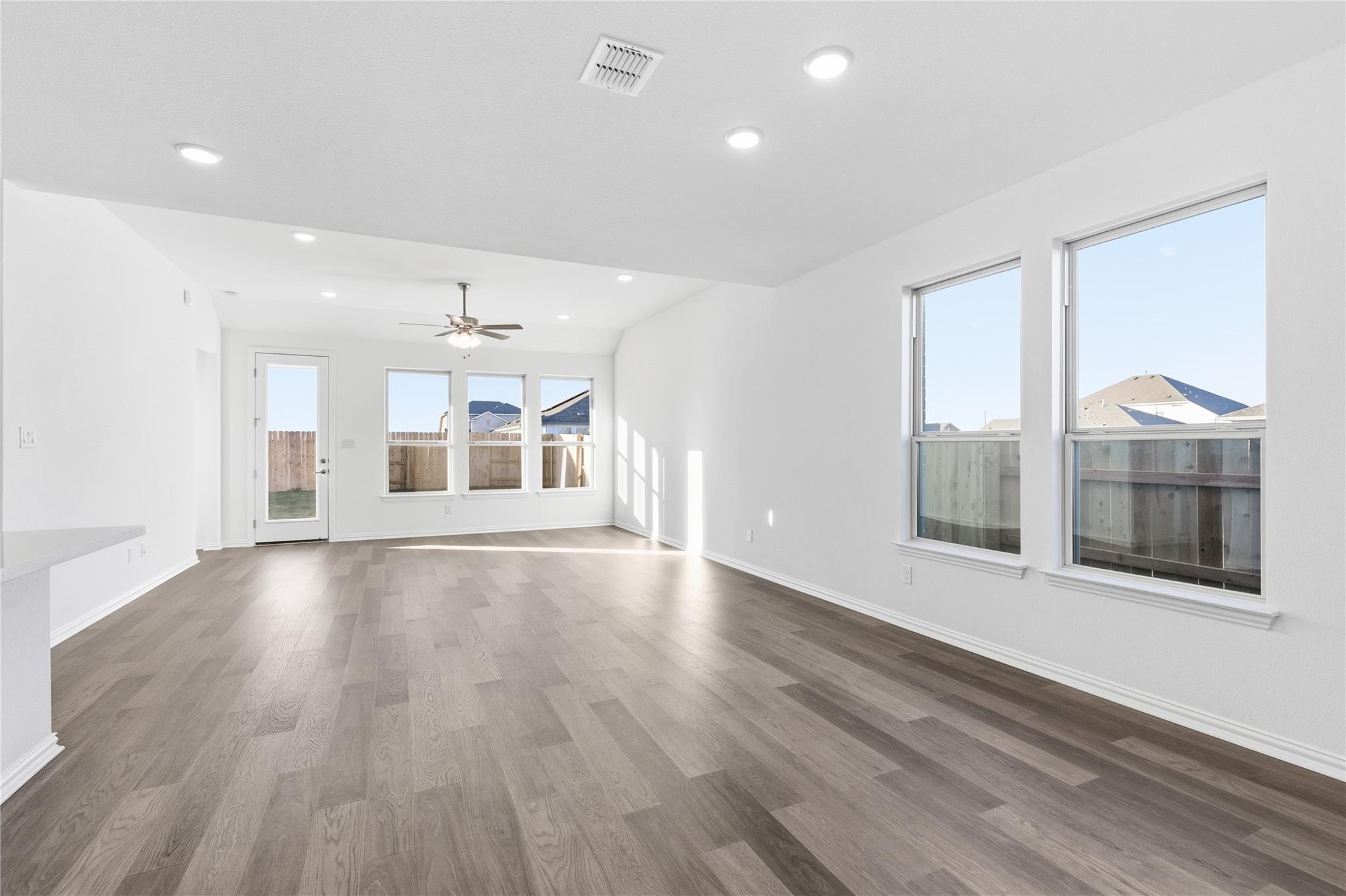 13804 Tucker Hedge Pass, Elgin, TX 78621