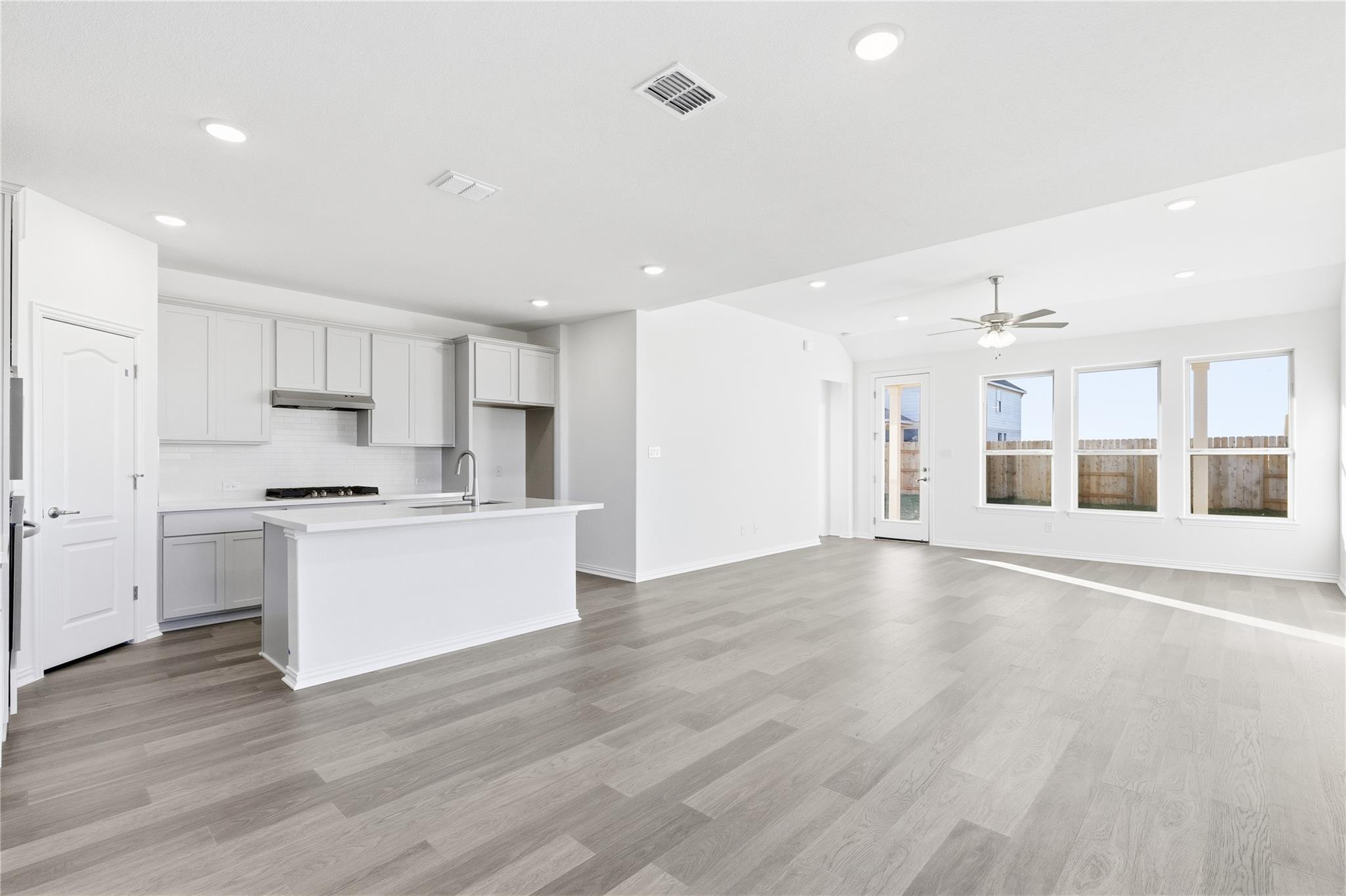 13804 Tucker Hedge Pass, Elgin, TX 78621