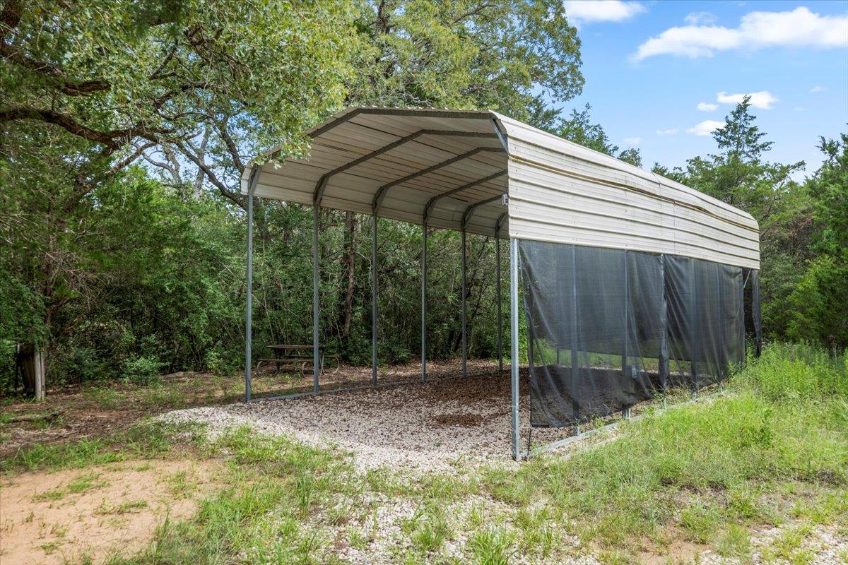 596 Herron Trl, McDade, TX 78650