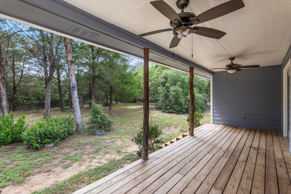 596 Herron Trl, McDade, TX 78650