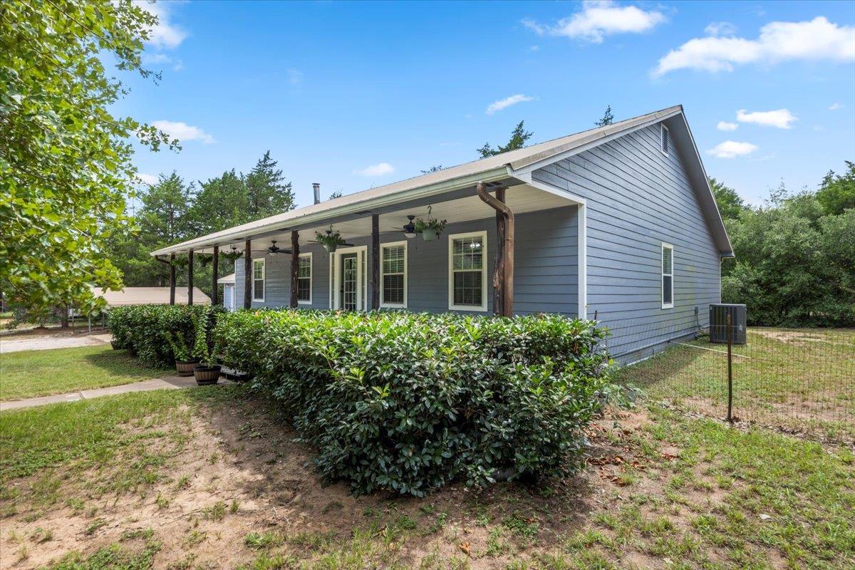 596 Herron Trl, McDade, TX 78650