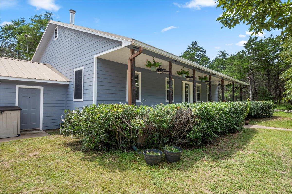 596 Herron Trl, McDade, TX 78650