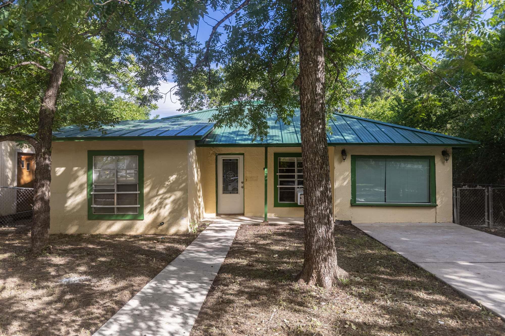 939 Field St, San Marcos, TX 78666