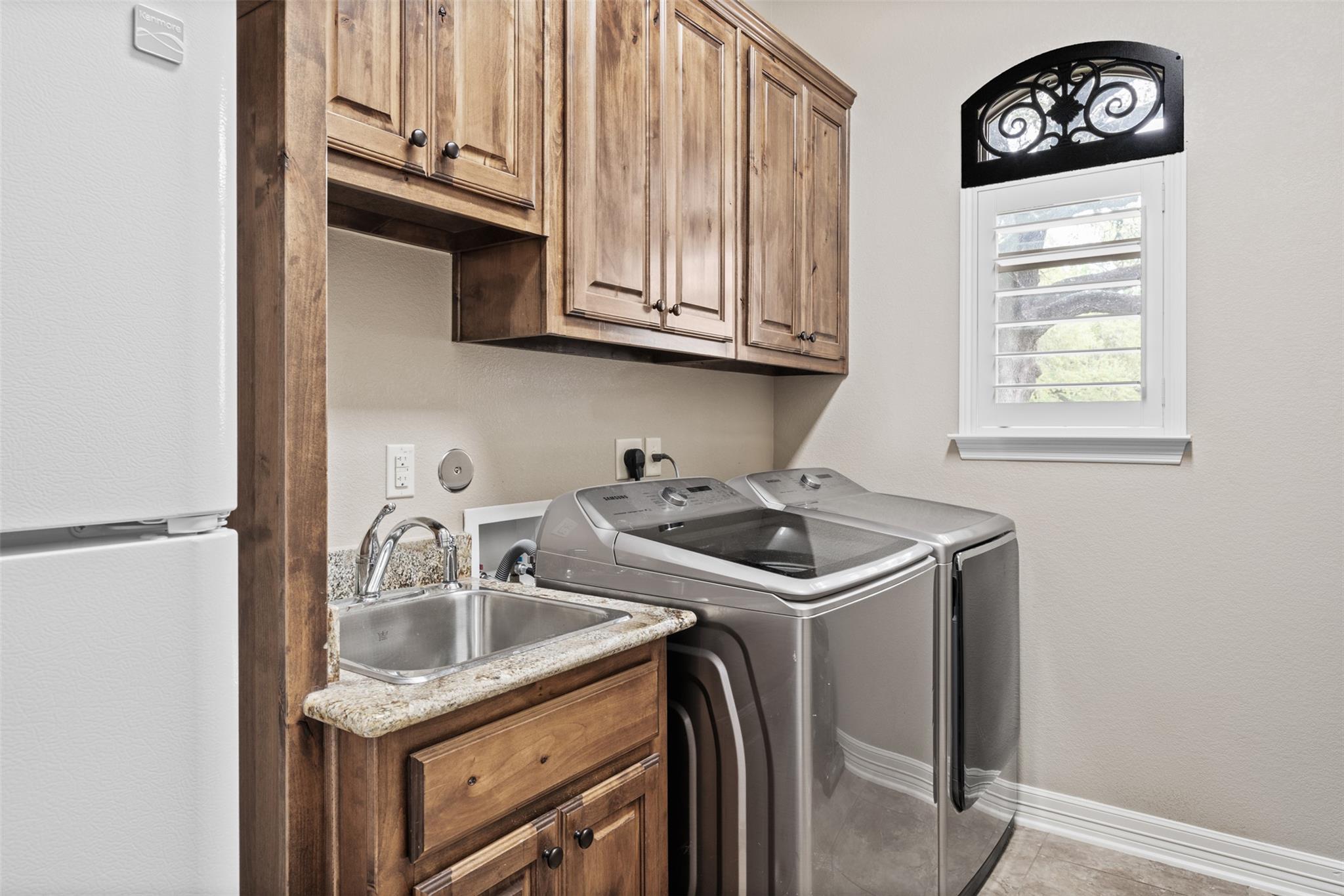2016 The Creeks Dr, Salado, TX 76571