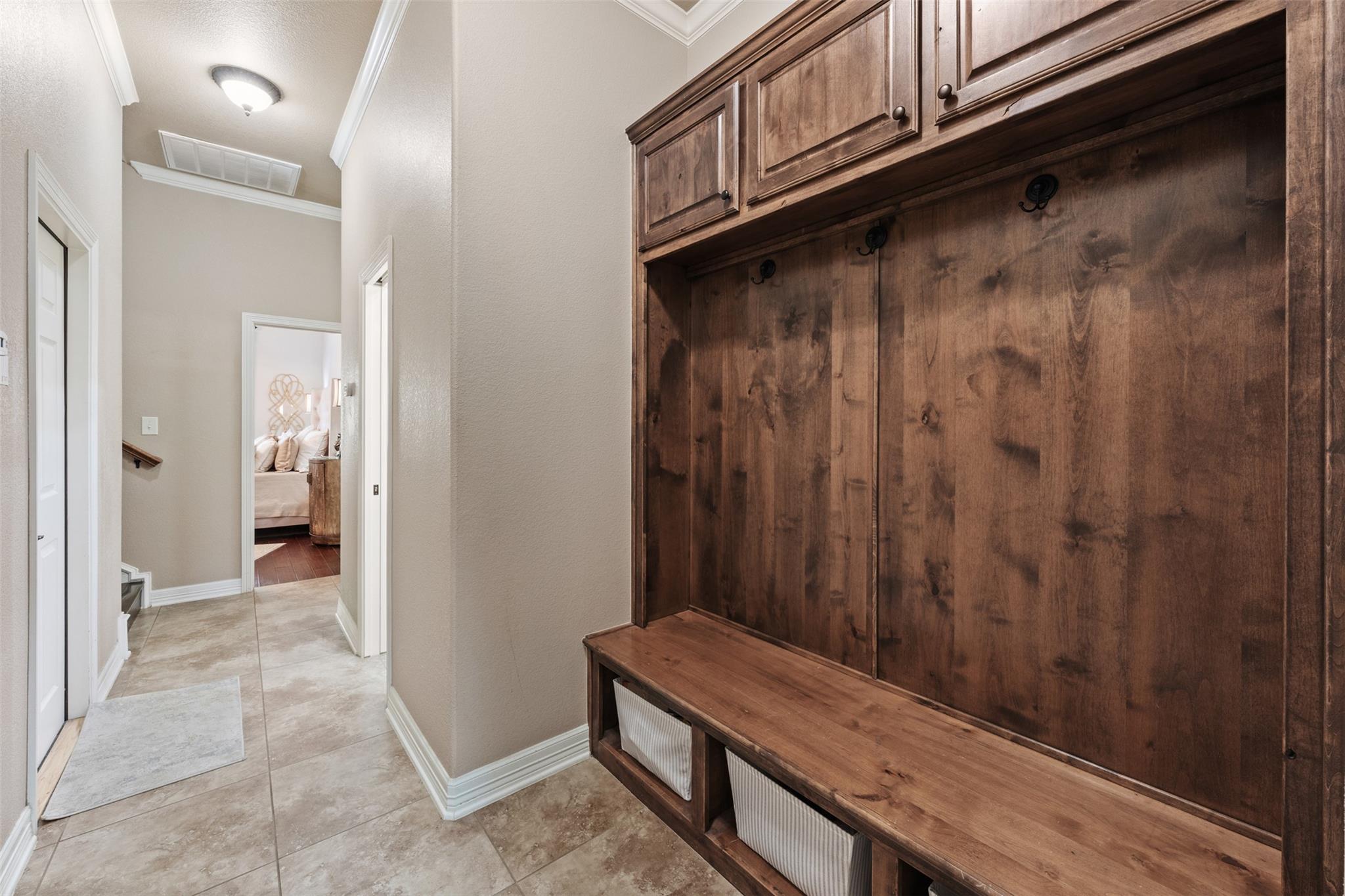 2016 The Creeks Dr, Salado, TX 76571