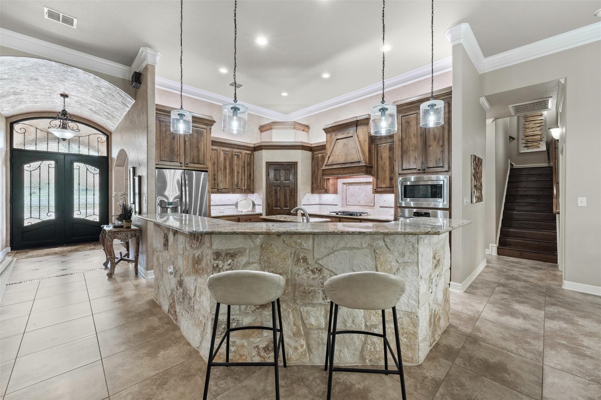 2016 The Creeks Dr, Salado, TX 76571
