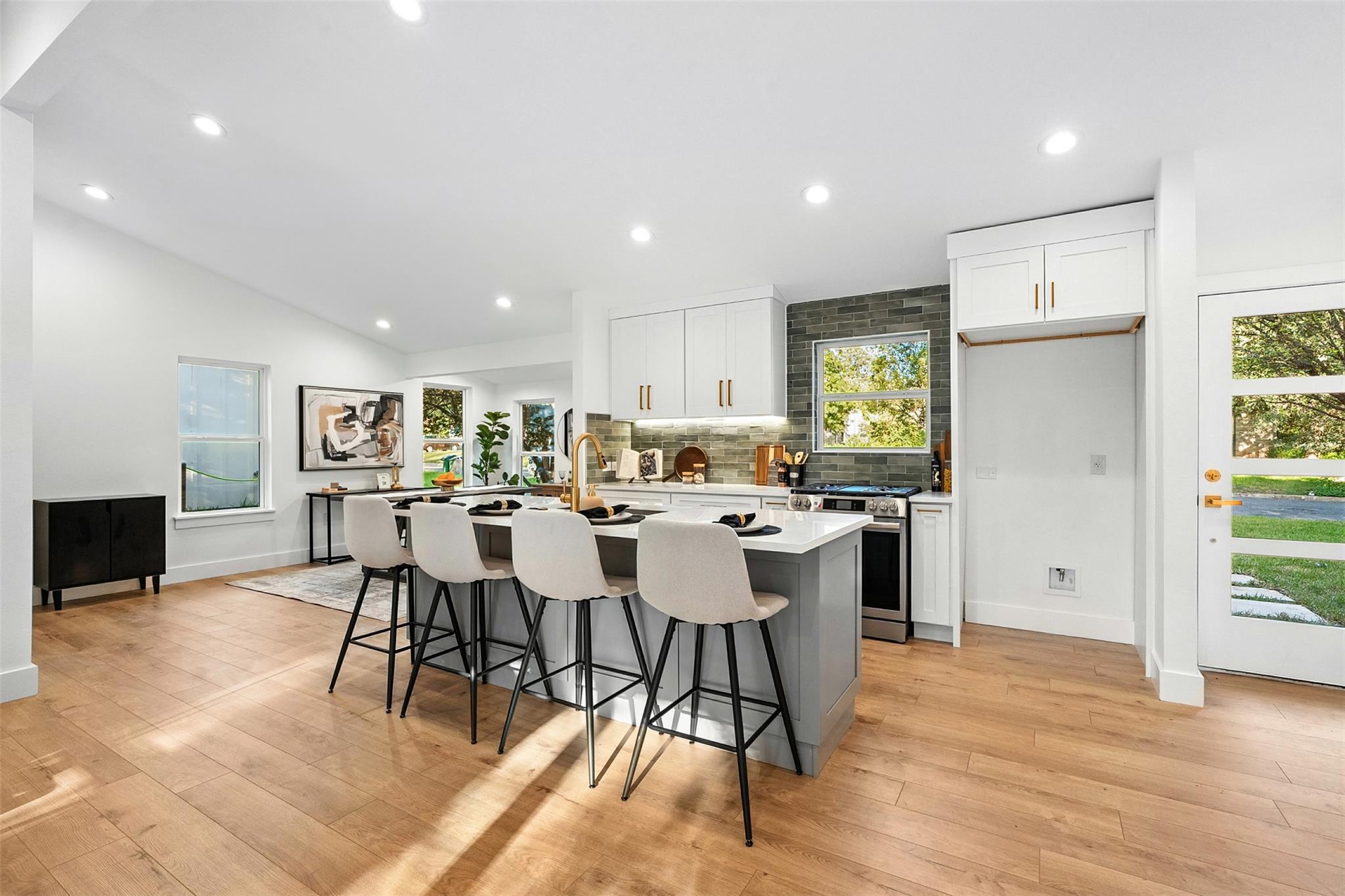 8106 Briarwood Ln, Austin, TX 78757