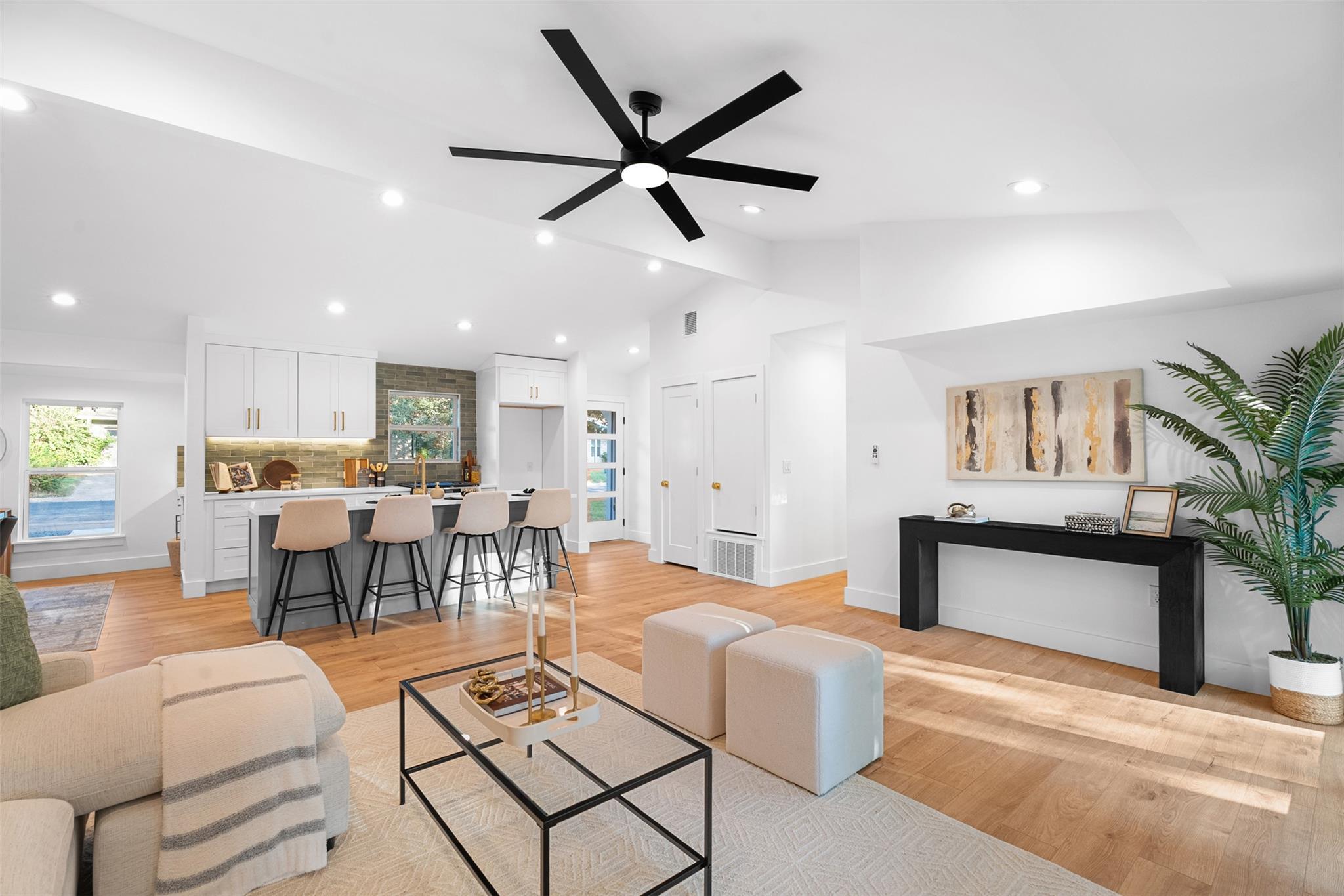 8106 Briarwood Ln, Austin, TX 78757