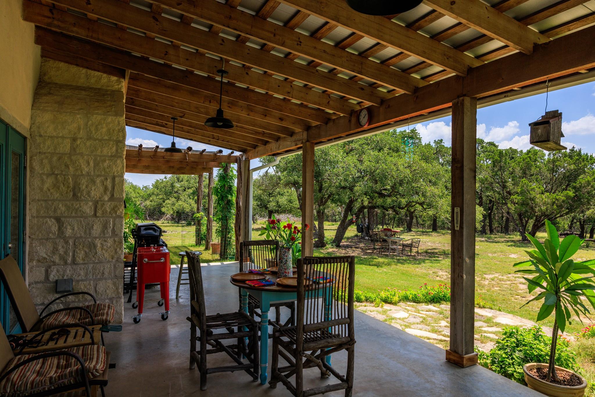 456 Colt Valley Rd, Fredericksburg, TX 78624