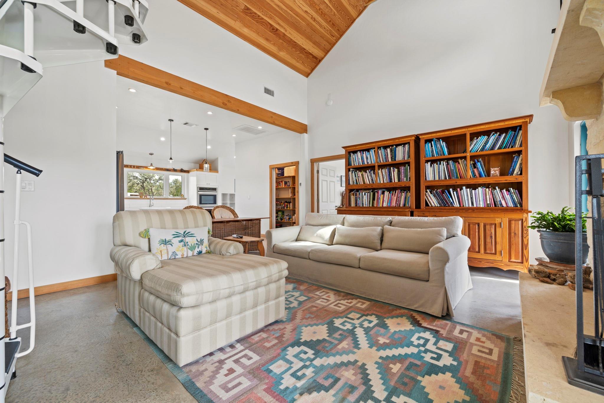 456 Colt Valley Rd, Fredericksburg, TX 78624