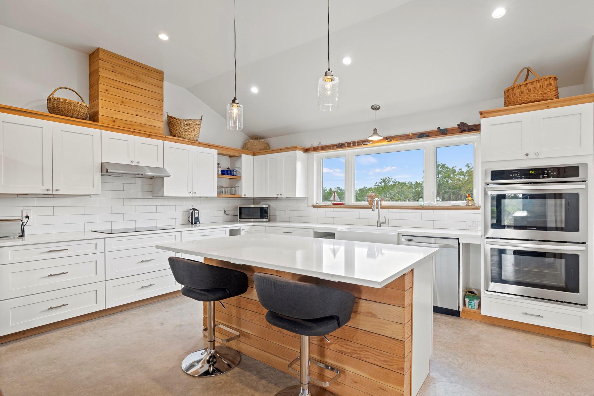 456 Colt Valley Rd, Fredericksburg, TX 78624