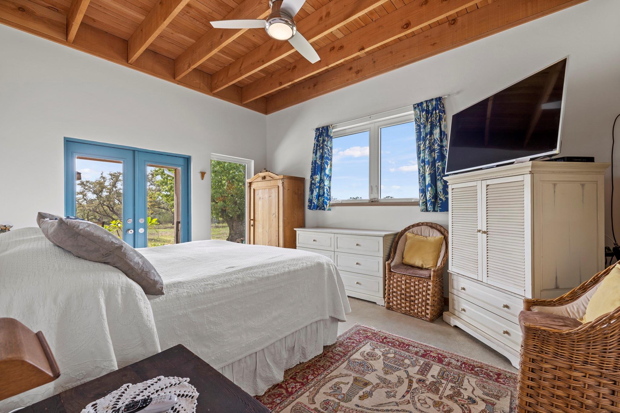 456 Colt Valley Rd, Fredericksburg, TX 78624