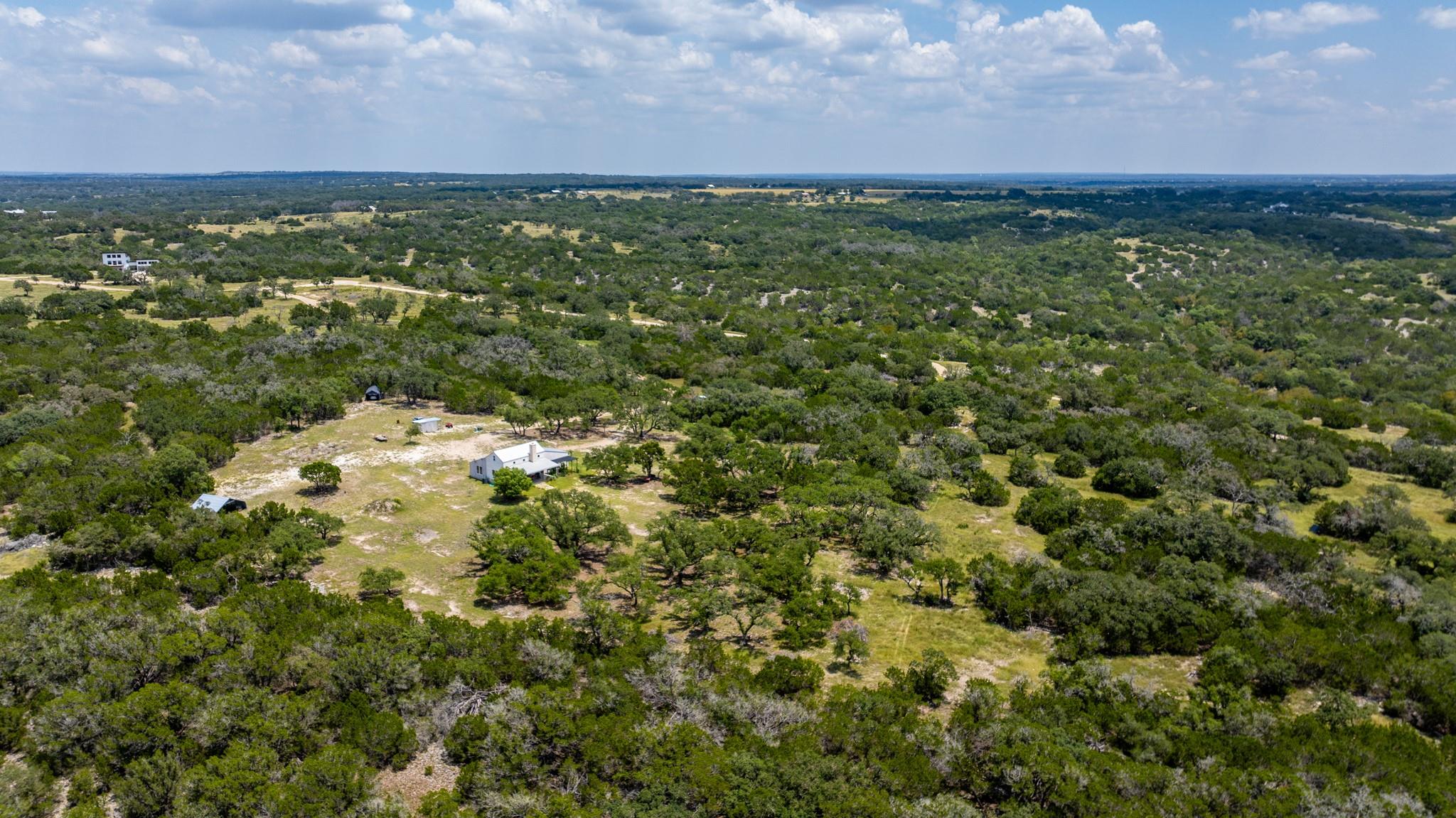 456 Colt Valley Rd, Fredericksburg, TX 78624